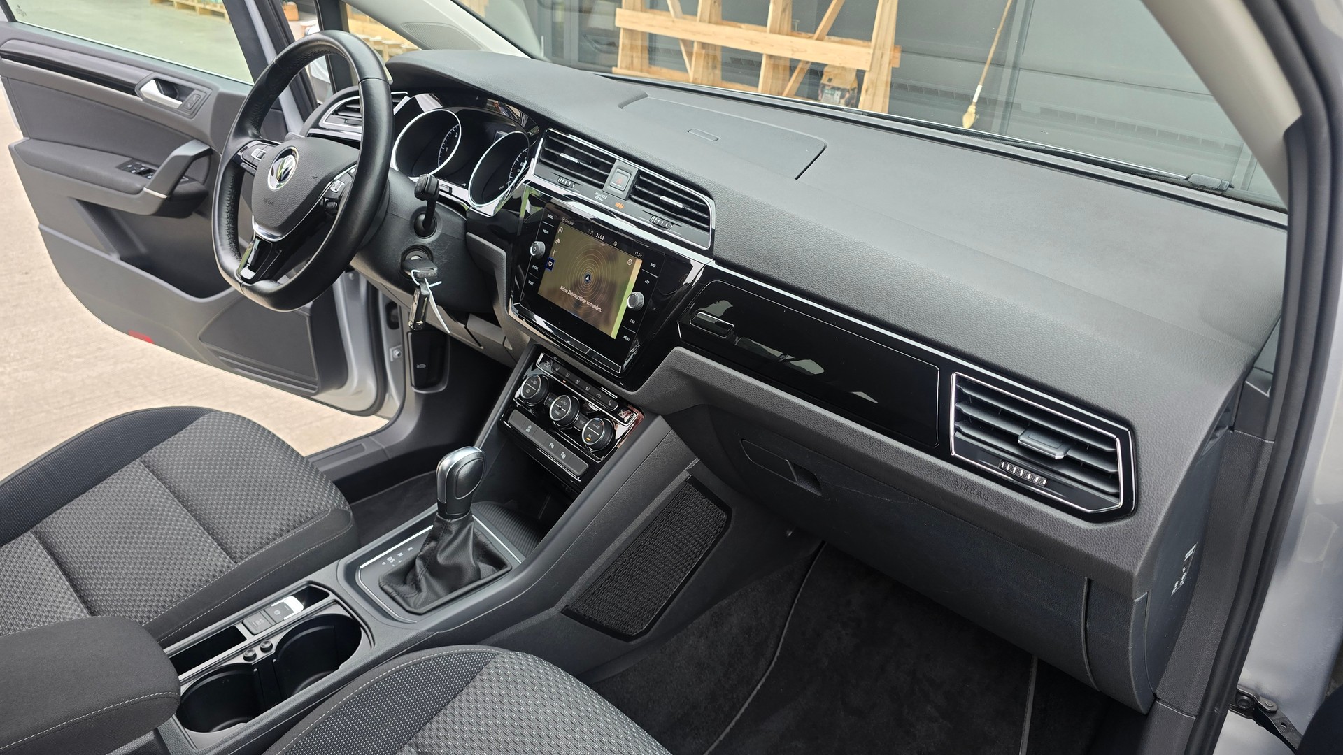 VW Touran 2.0 TDI BlueMotion Technology Comfortline DSG-image-15