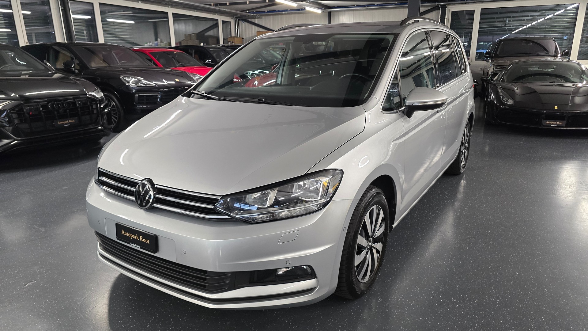 VW Touran 2.0 TDI BlueMotion Technology Comfortline DSG-image-12