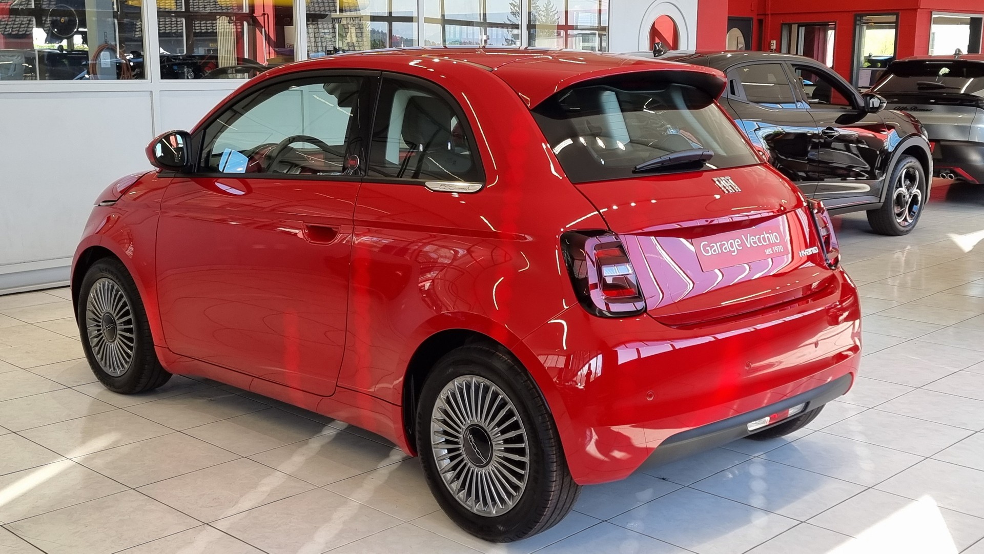 FIAT 500 1.0 Hybrid Torino-showroom-element-3