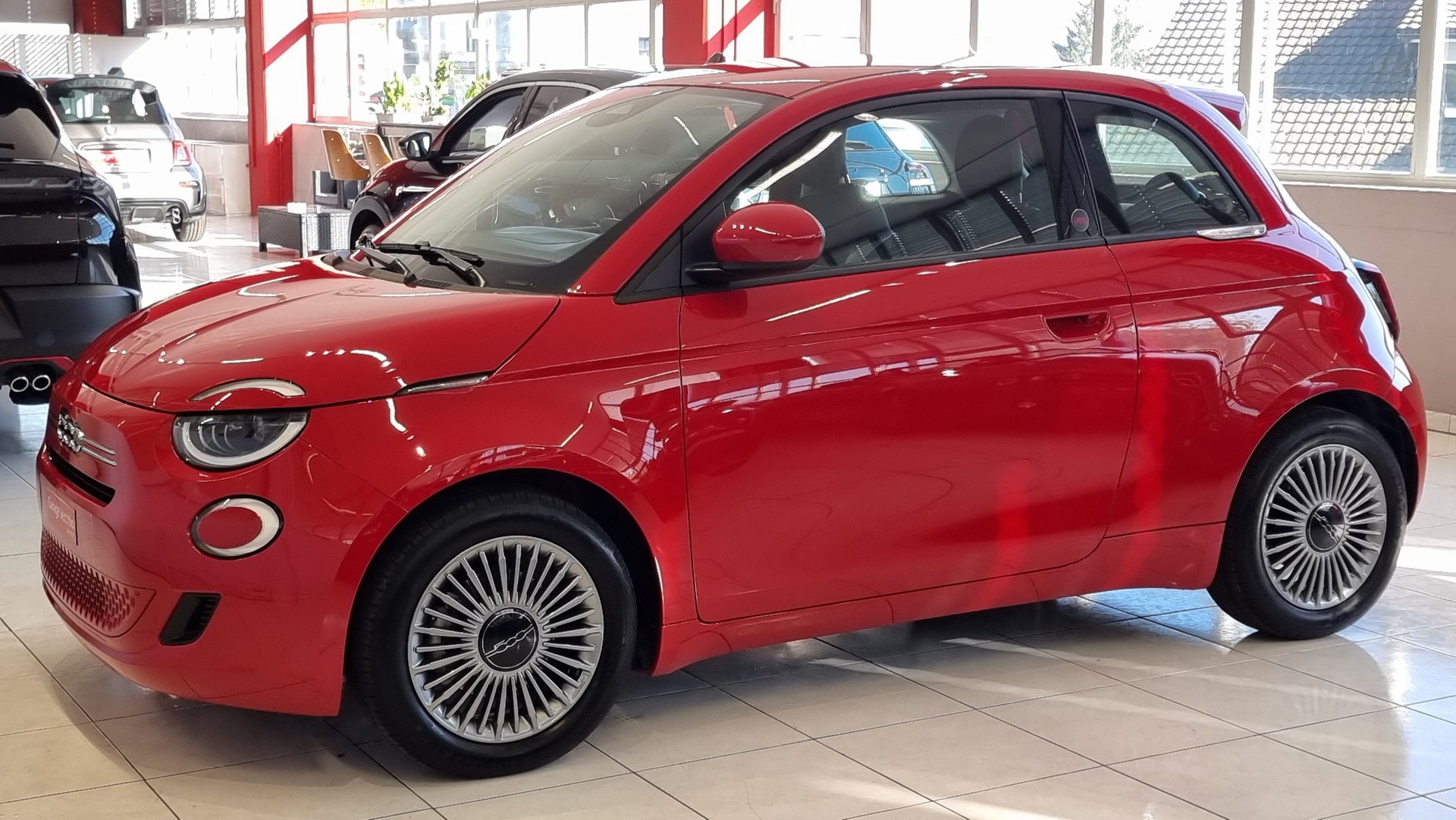 FIAT 500 1.0 Hybrid Torino-showroom-element-1