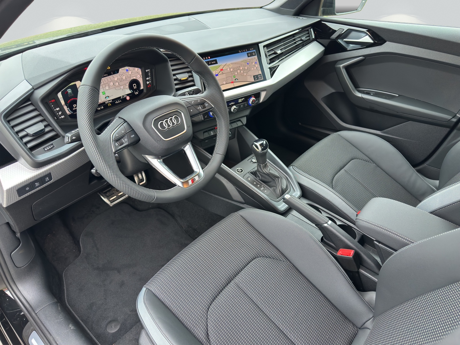 AUDI A1 Sportback 30 TFSI Attraction S-tronic-image-4