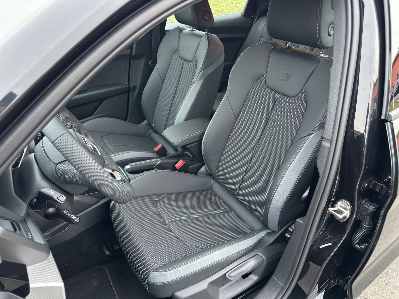 AUDI A1 Sportback 30 TFSI Attraction S-tronic-image-11
