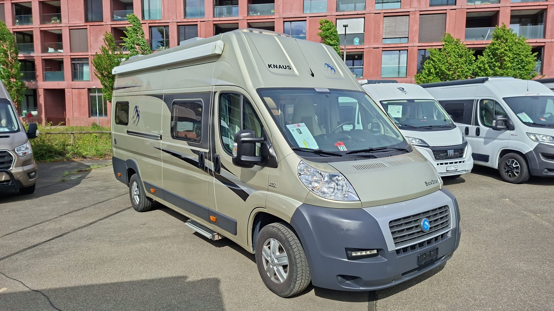 KNAUS K250L *** Die Königsklasse der Kastenwagen ***Längsbett* 2x Solar Panel*Multimedia*Navigation* Duo Controller* volle Stehhöhe*-image-4