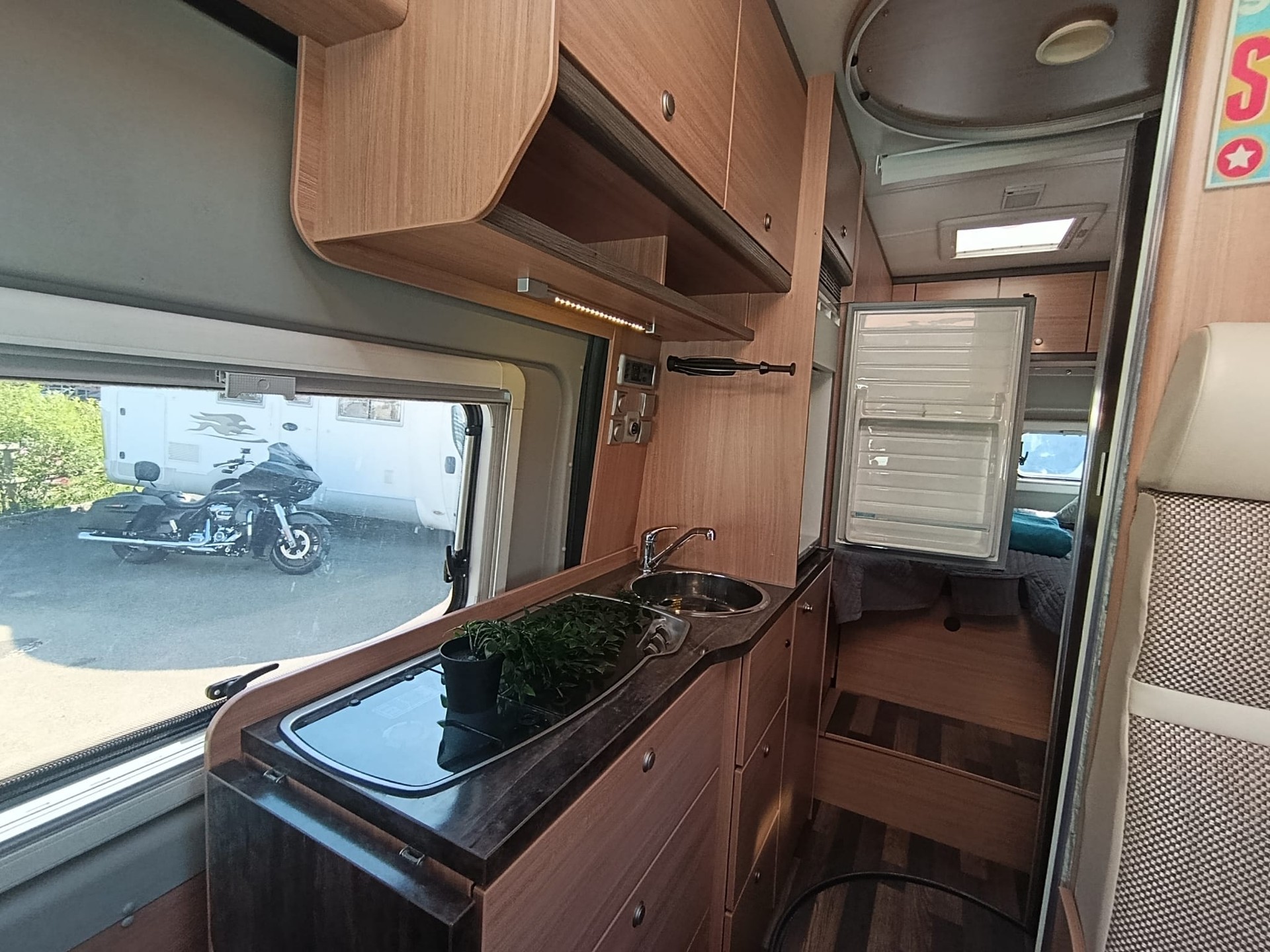 KNAUS K250L *** Die Königsklasse der Kastenwagen ***Längsbett* 2x Solar Panel*Multimedia*Navigation* Duo Controller* volle Stehhöhe*-image-20