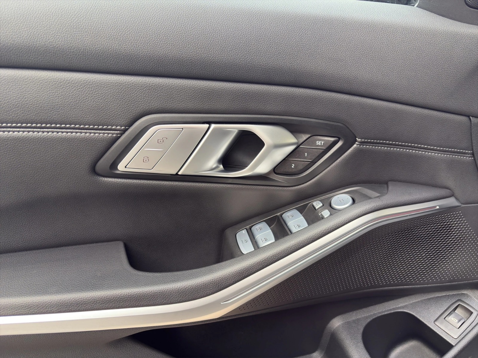 BMW M340i xDrive 48V Touring Steptronic M Sport-image-8