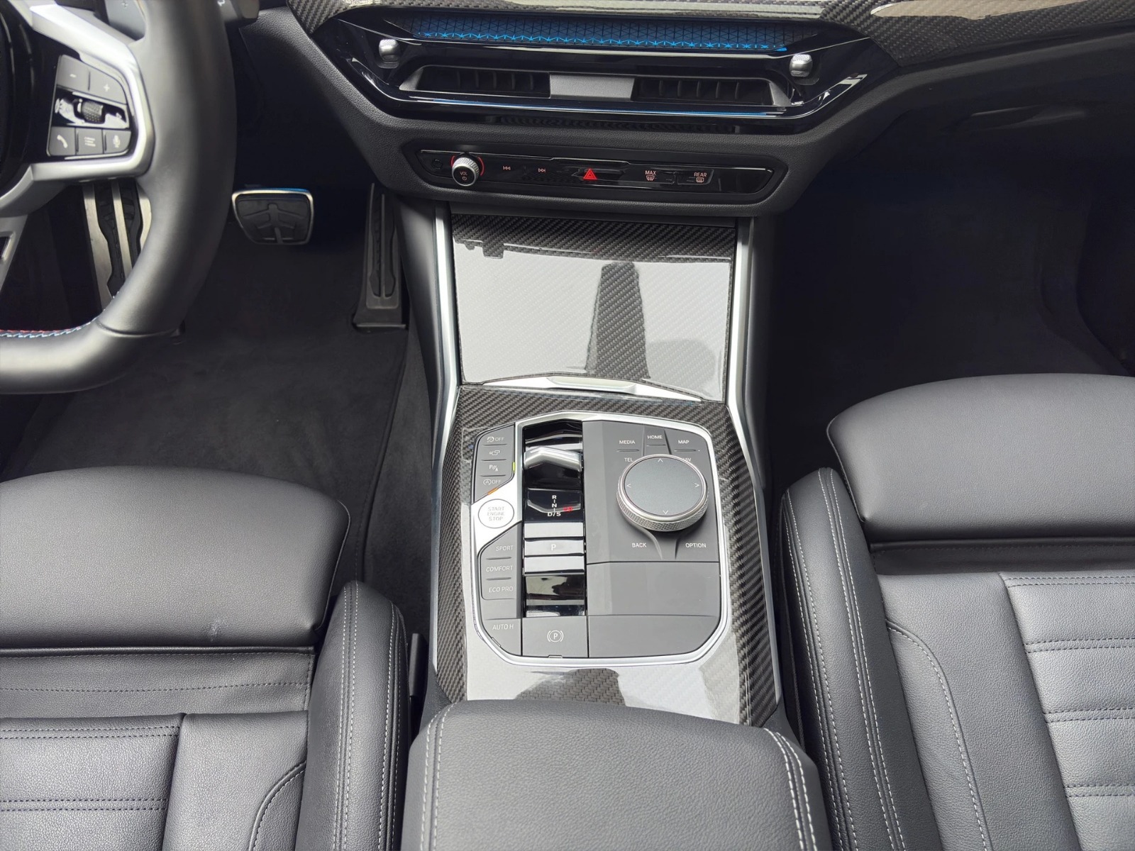 BMW M340i xDrive 48V Touring Steptronic M Sport-image-14