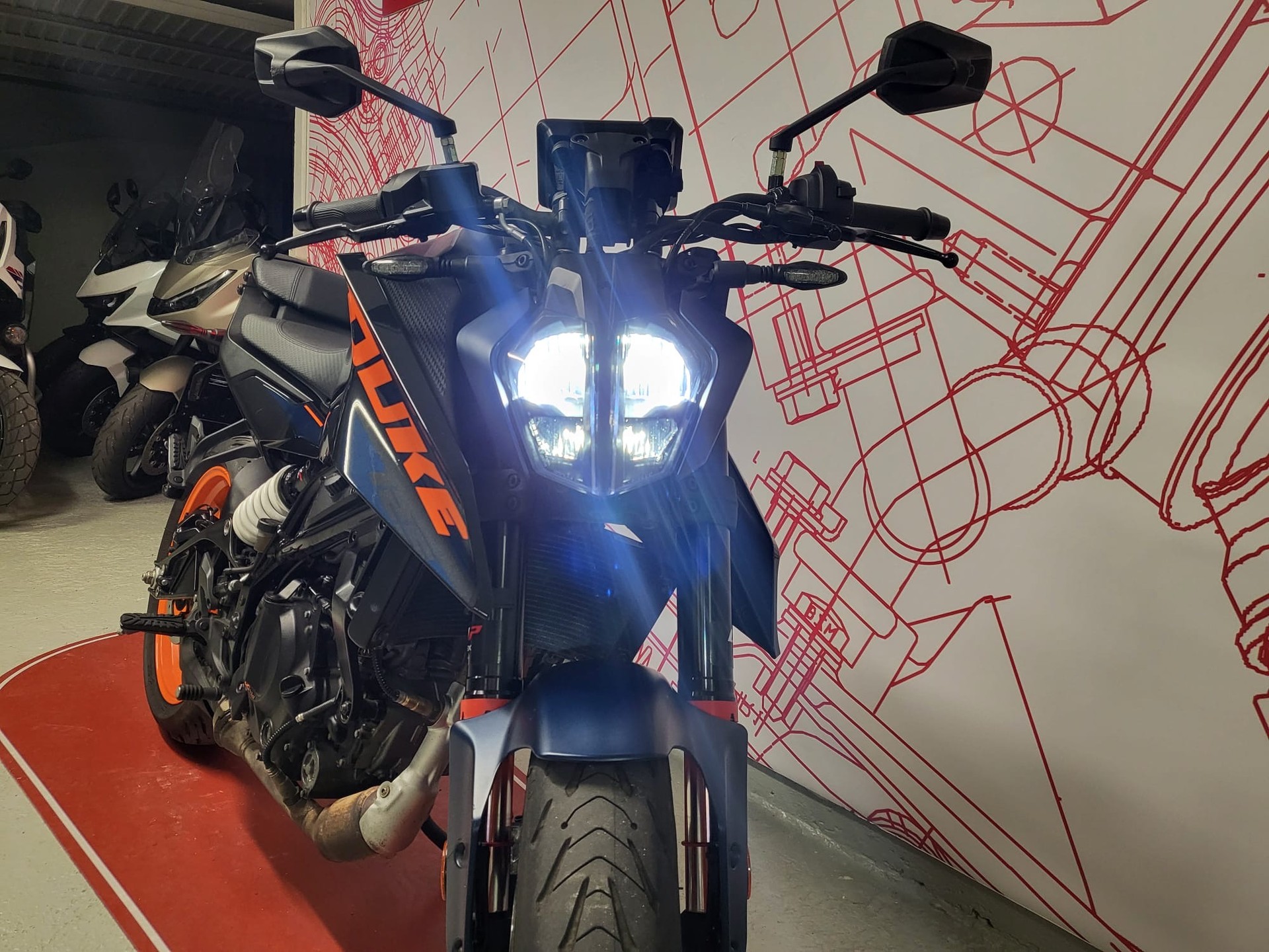 KTM 125 Duke-image-9