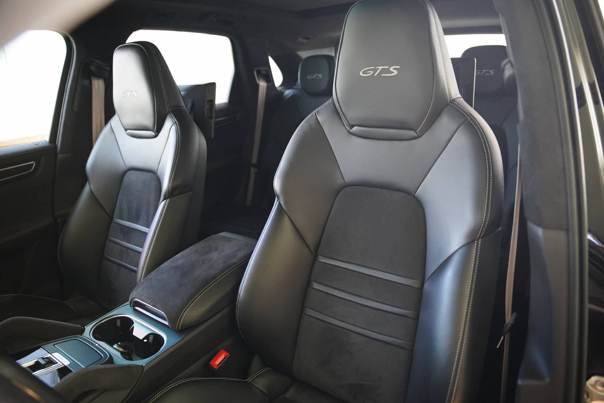 PORSCHE Cayenne GTS-image-9