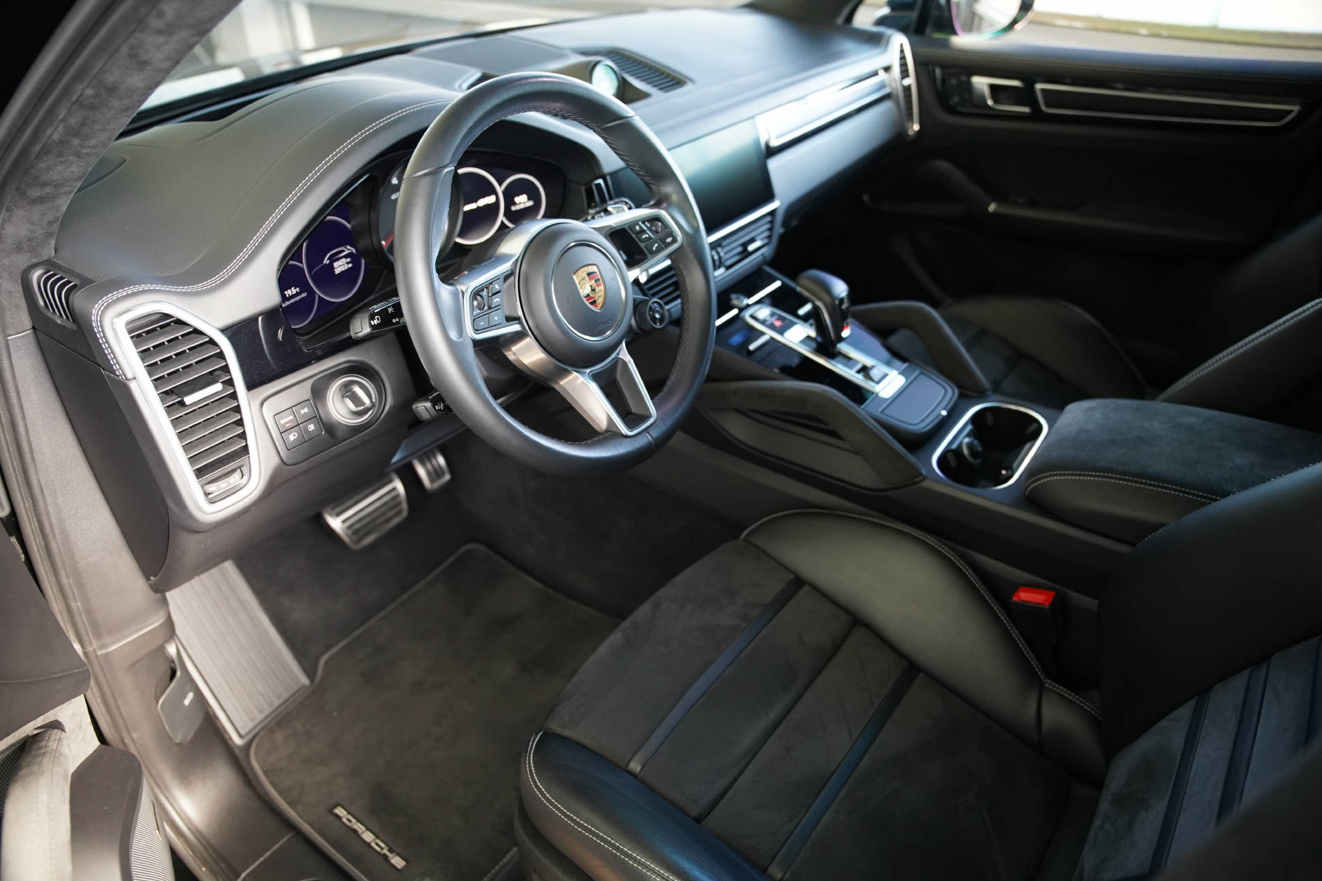 PORSCHE Cayenne GTS-image-6