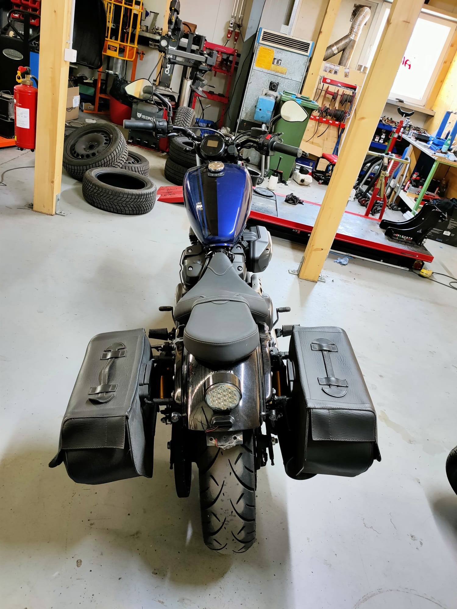 YAMAHA XV 950-image-10