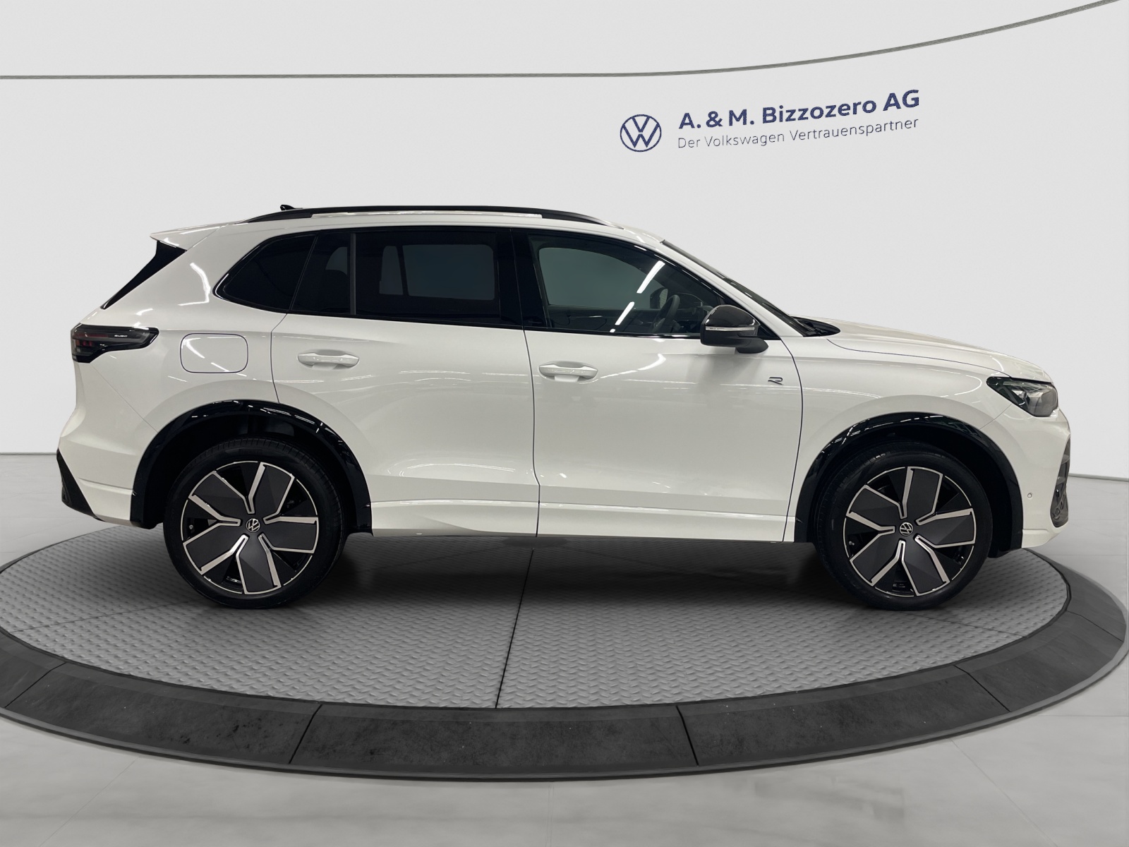 VW Tiguan 2.0 TSI DSG R-Line United 4Motion-image-5
