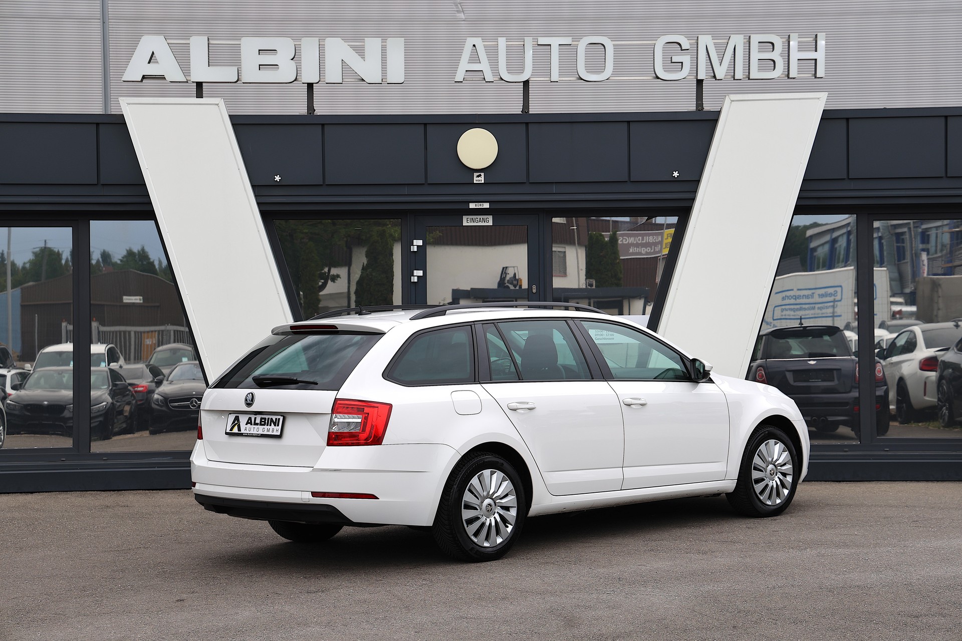 SKODA Octavia Combi 2.0 TDI Ambition 4x4 DSG-showroom-element-3