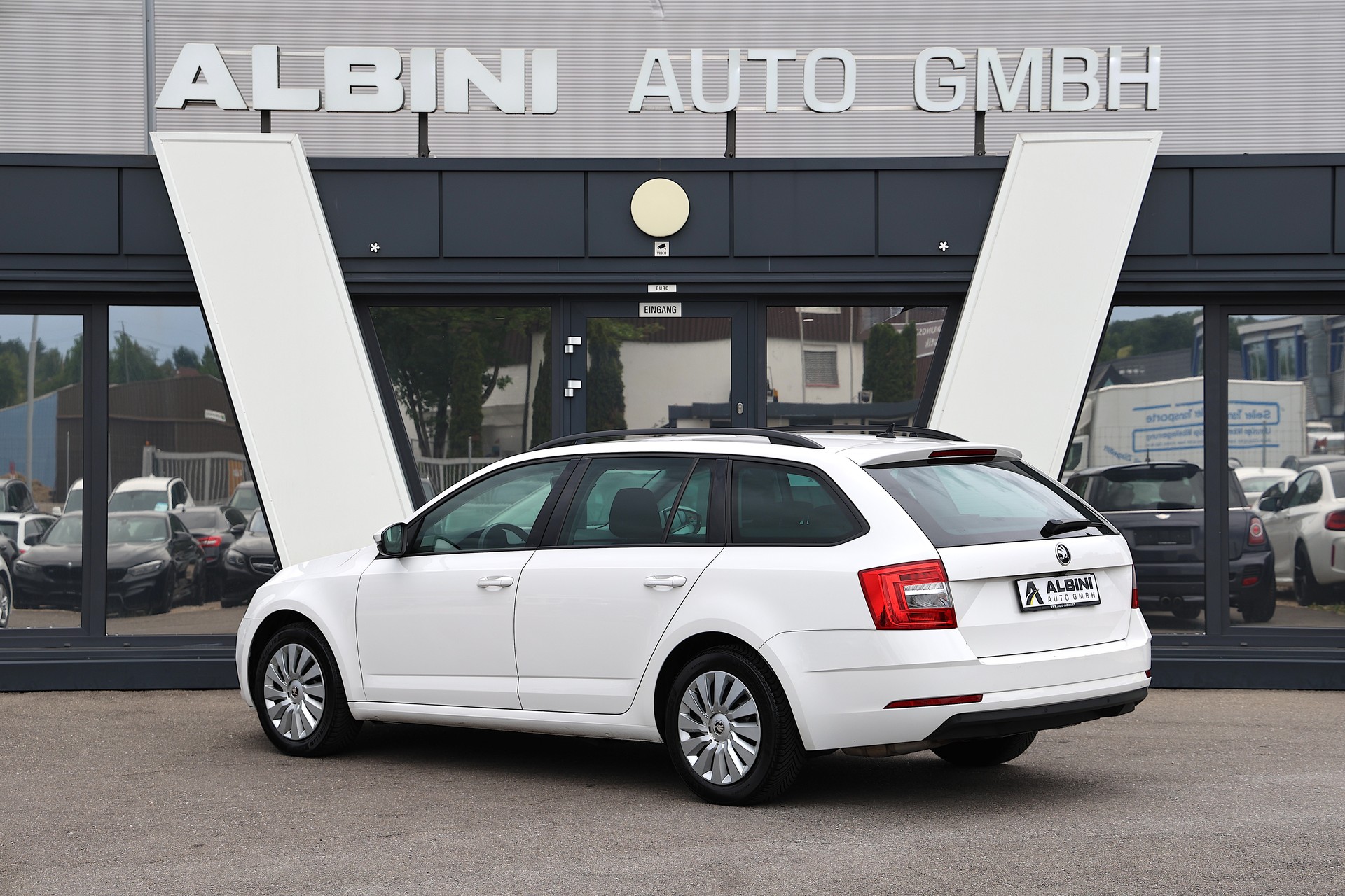 SKODA Octavia Combi 2.0 TDI Ambition 4x4 DSG-image-4
