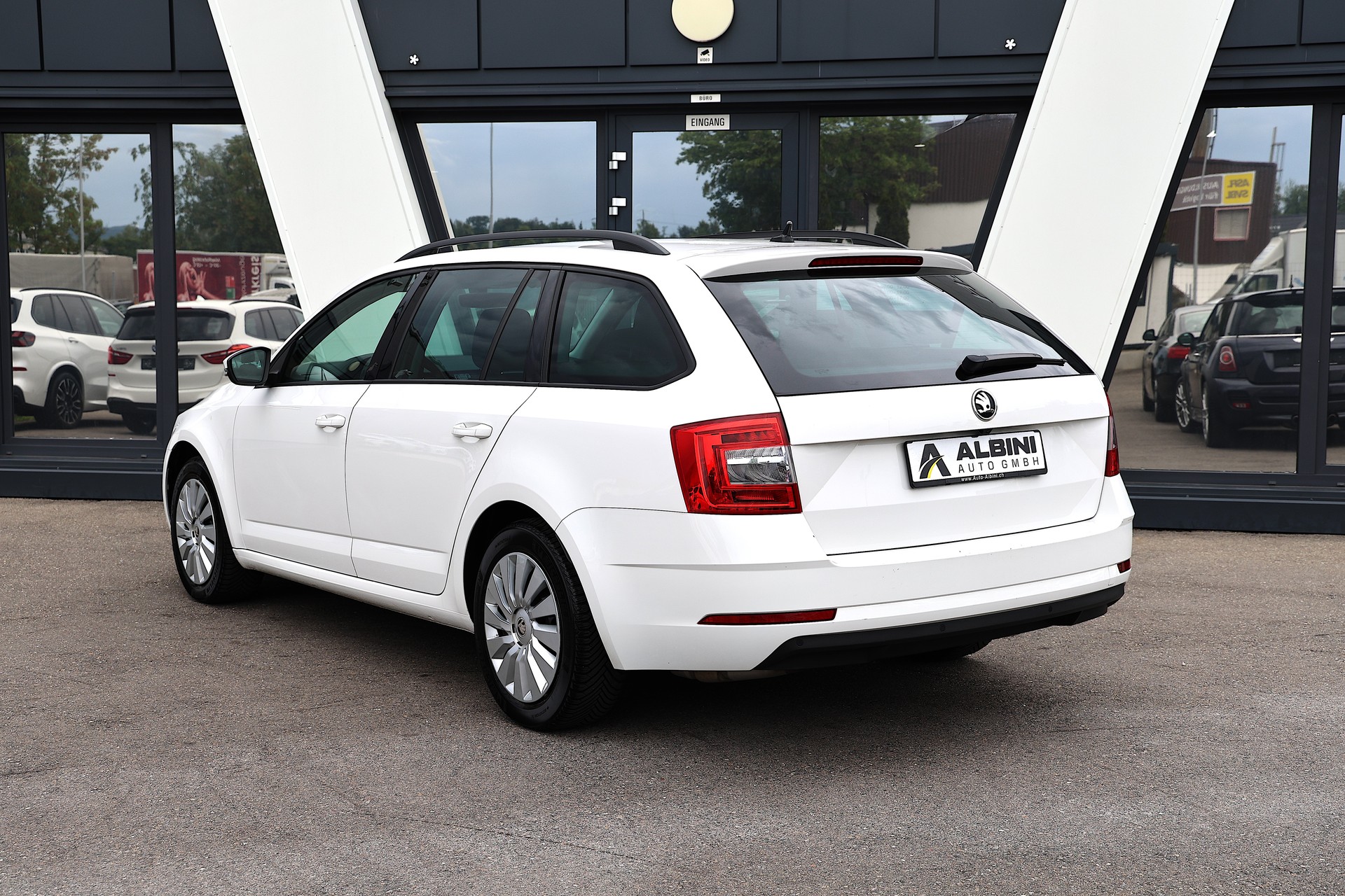 SKODA Octavia Combi 2.0 TDI Ambition 4x4 DSG-image-5
