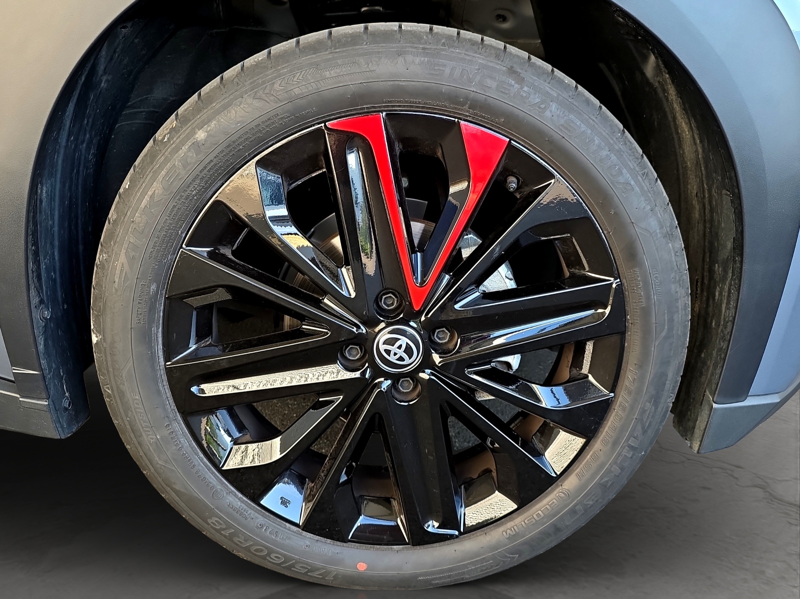 TOYOTA Aygo X 1.5 Hybrid Trend CVT-image-14