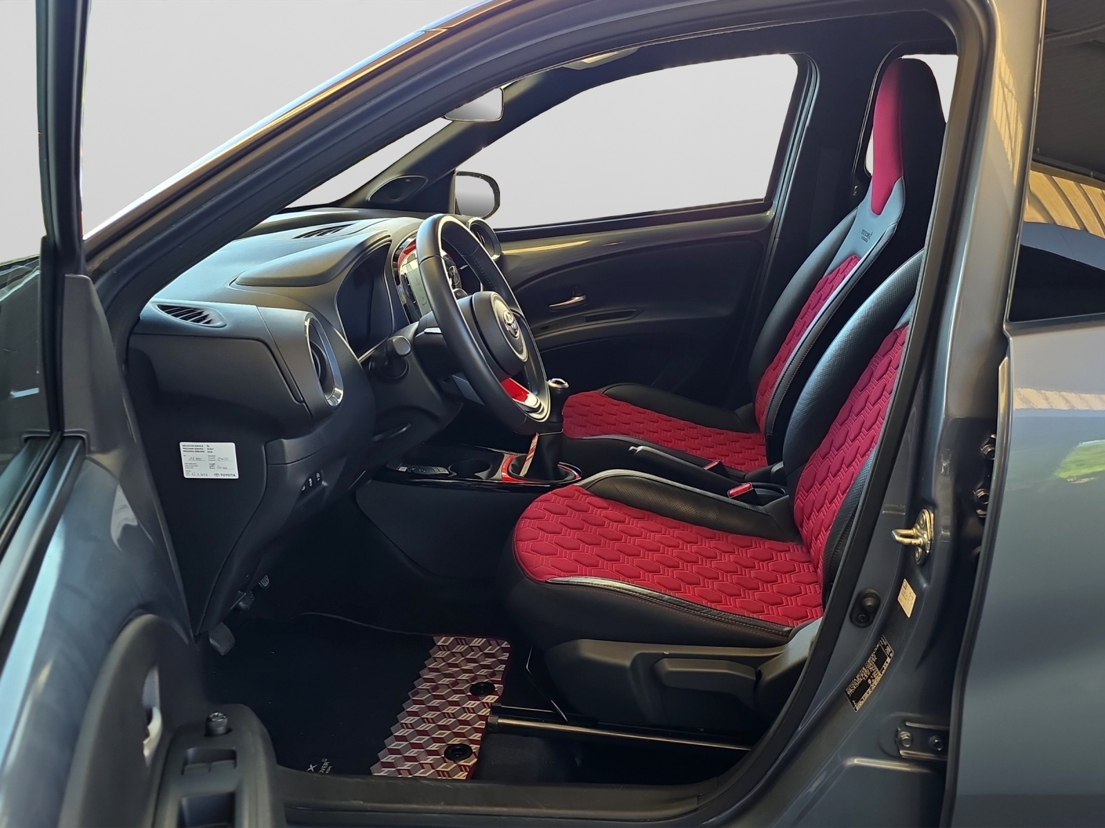 TOYOTA Aygo X 1.5 Hybrid Trend CVT-image-8