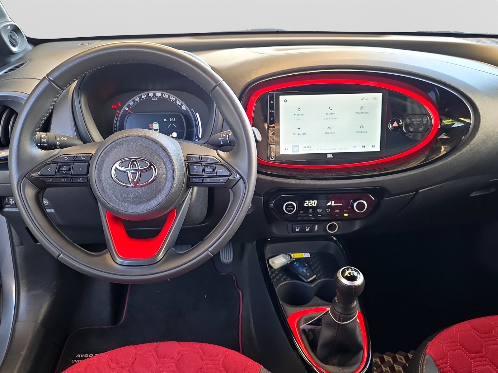 TOYOTA Aygo X 1.5 Hybrid Trend CVT-image-10