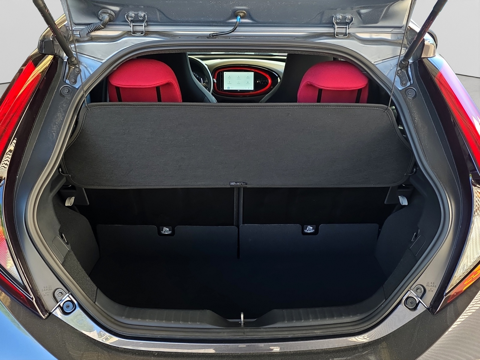 TOYOTA Aygo X 1.5 Hybrid Trend CVT-image-13
