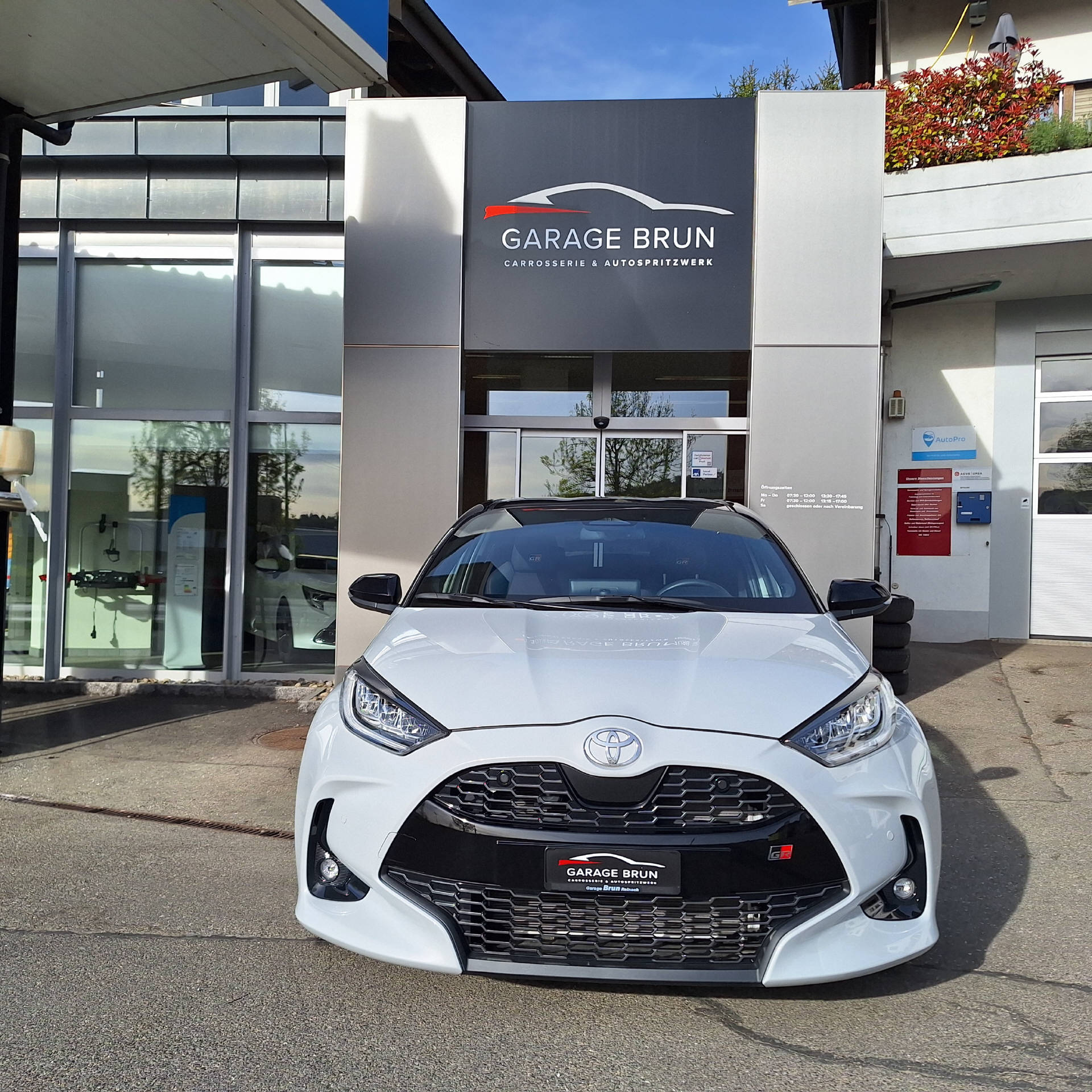 TOYOTA Yaris 1.5 VVT-i HSD GR Sport
