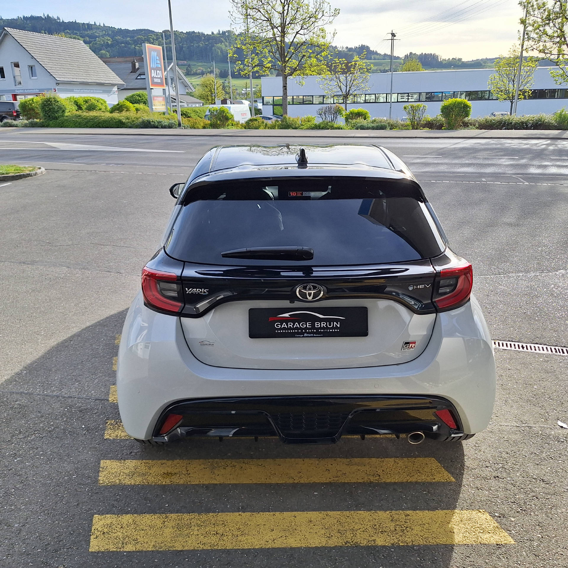 TOYOTA Yaris 1.5 VVT-i HSD GR Sport-image-3