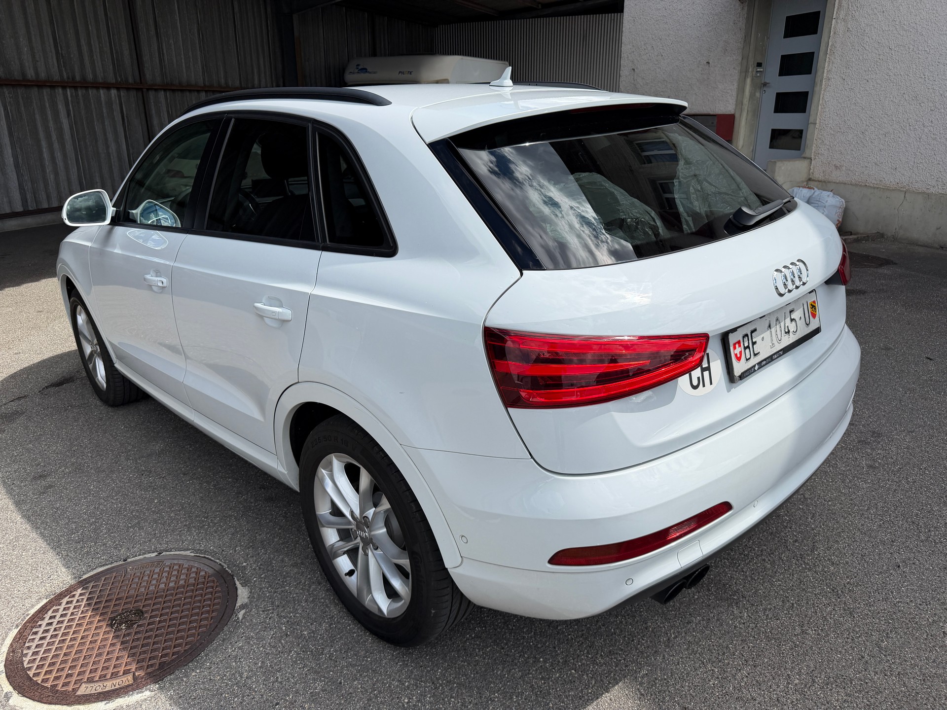 AUDI Q3 2.0 TDI quattro S-tronic-image-4
