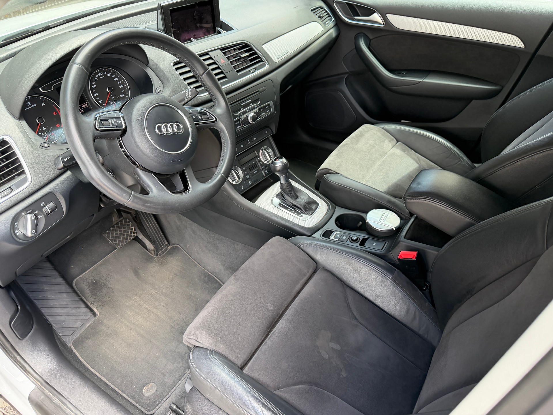 AUDI Q3 2.0 TDI quattro S-tronic-image-6