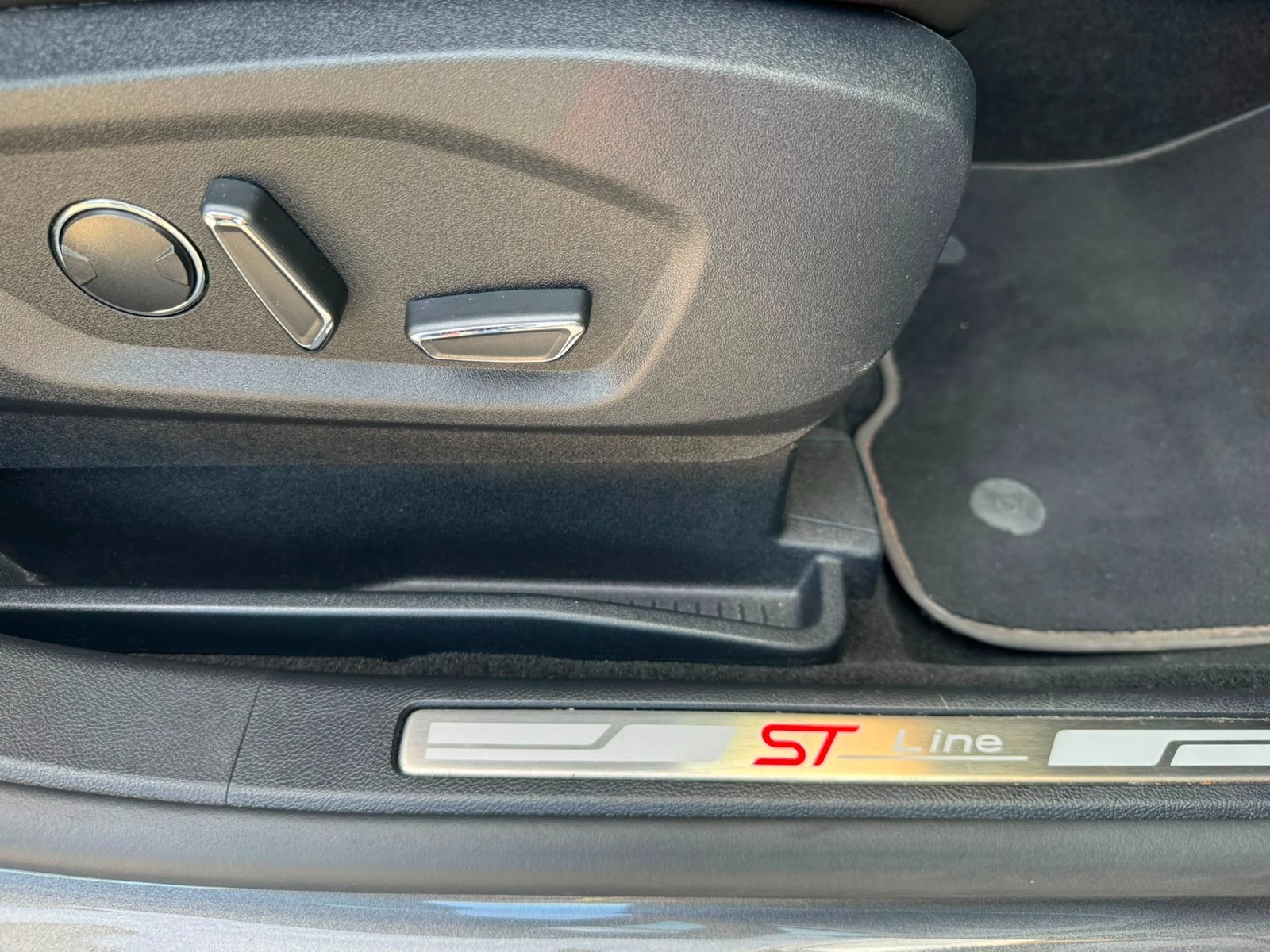 FORD S-Max 2.5 FHEV ST-Line 7 Pl-image-18