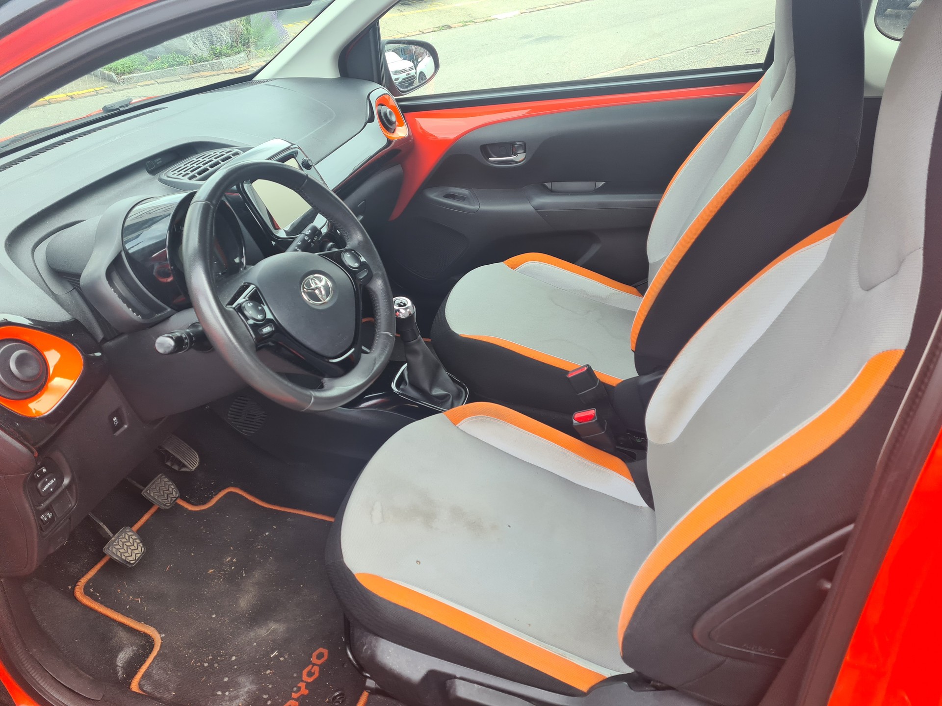TOYOTA Aygo 1.0 VVT-i Terra-image-6
