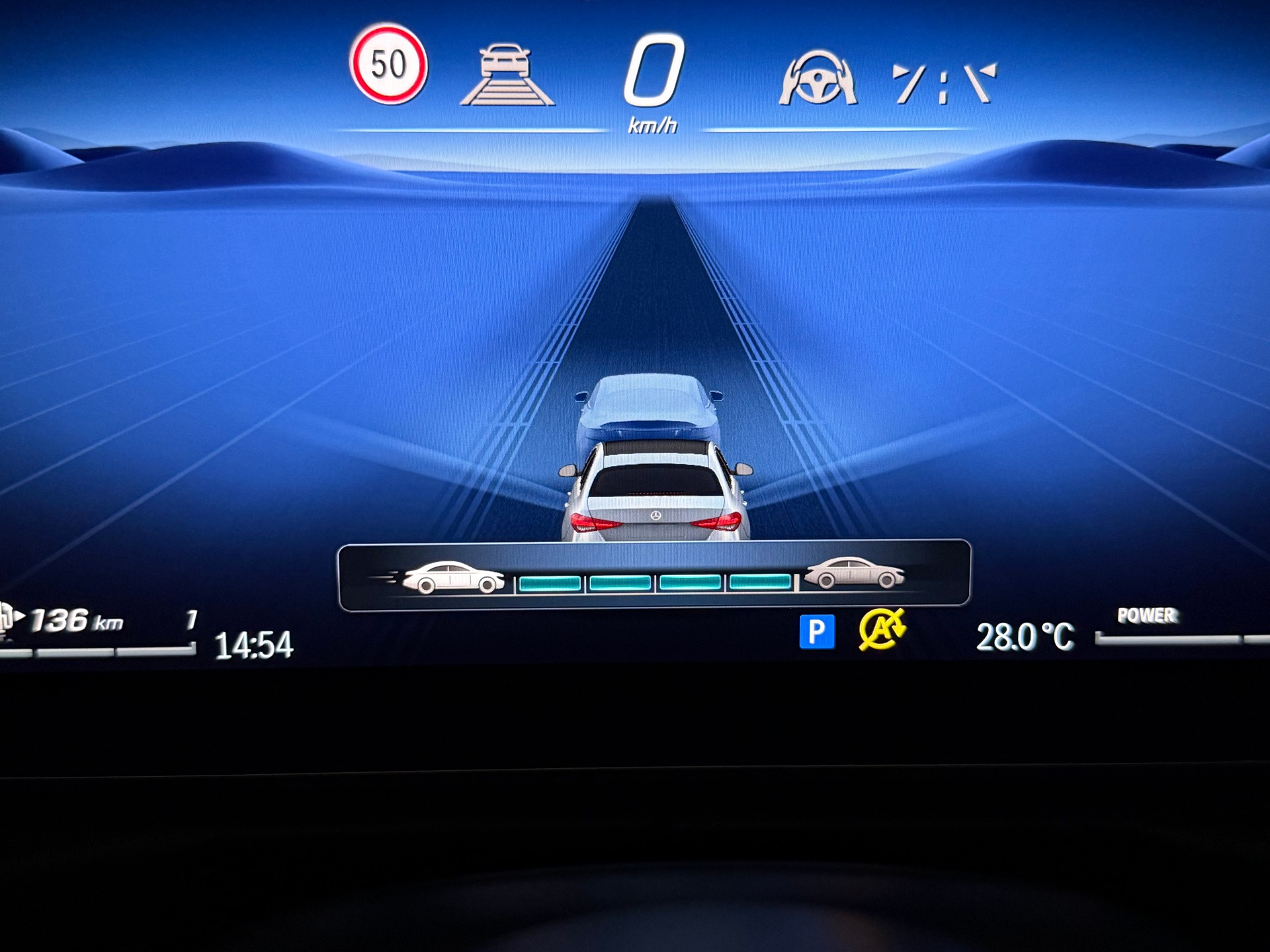 MERCEDES-BENZ C 200 AMG Line 4 Matic-image-10