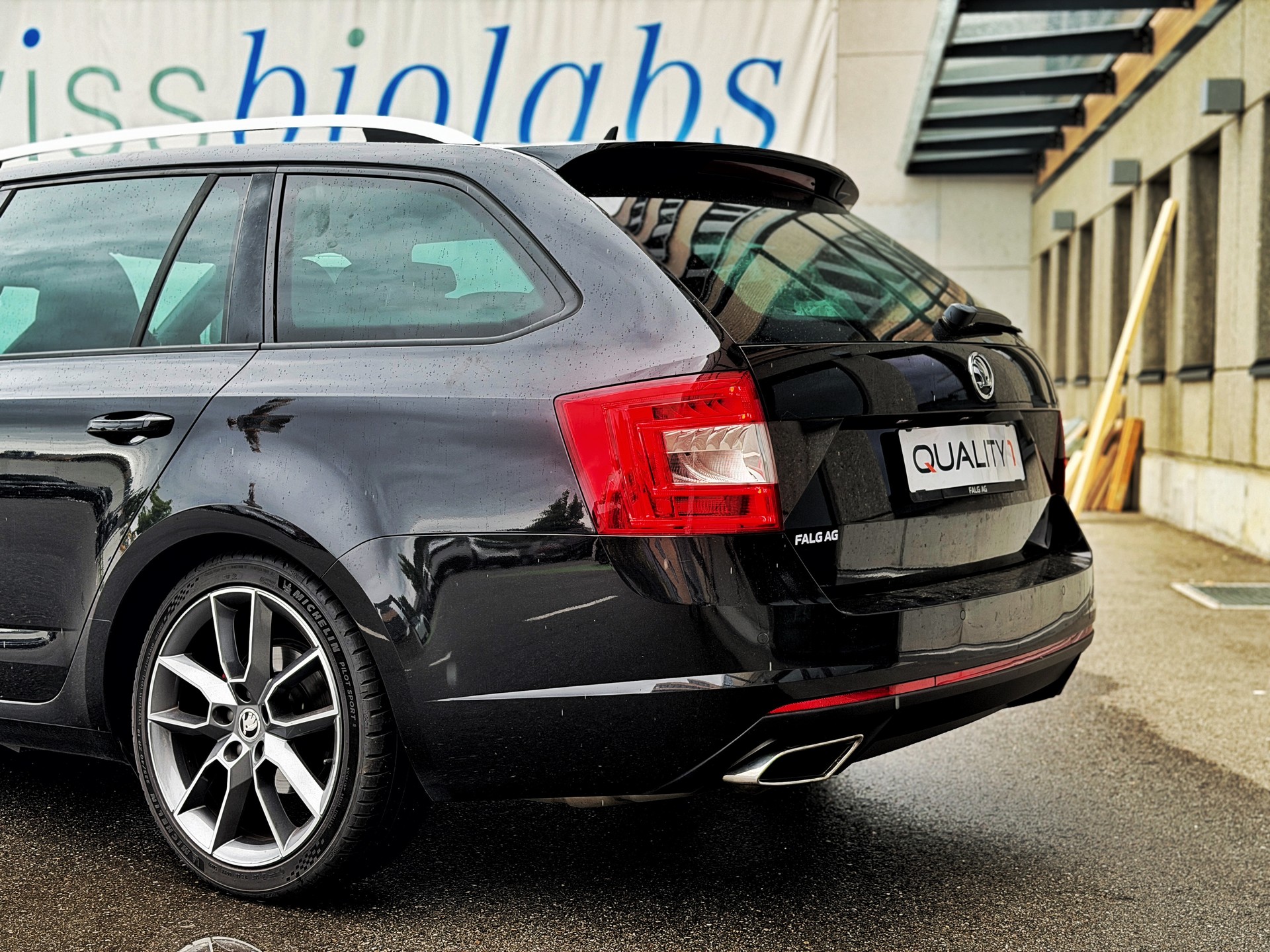 SKODA Octavia Combi 2.0 TDI RS DSG-image-11