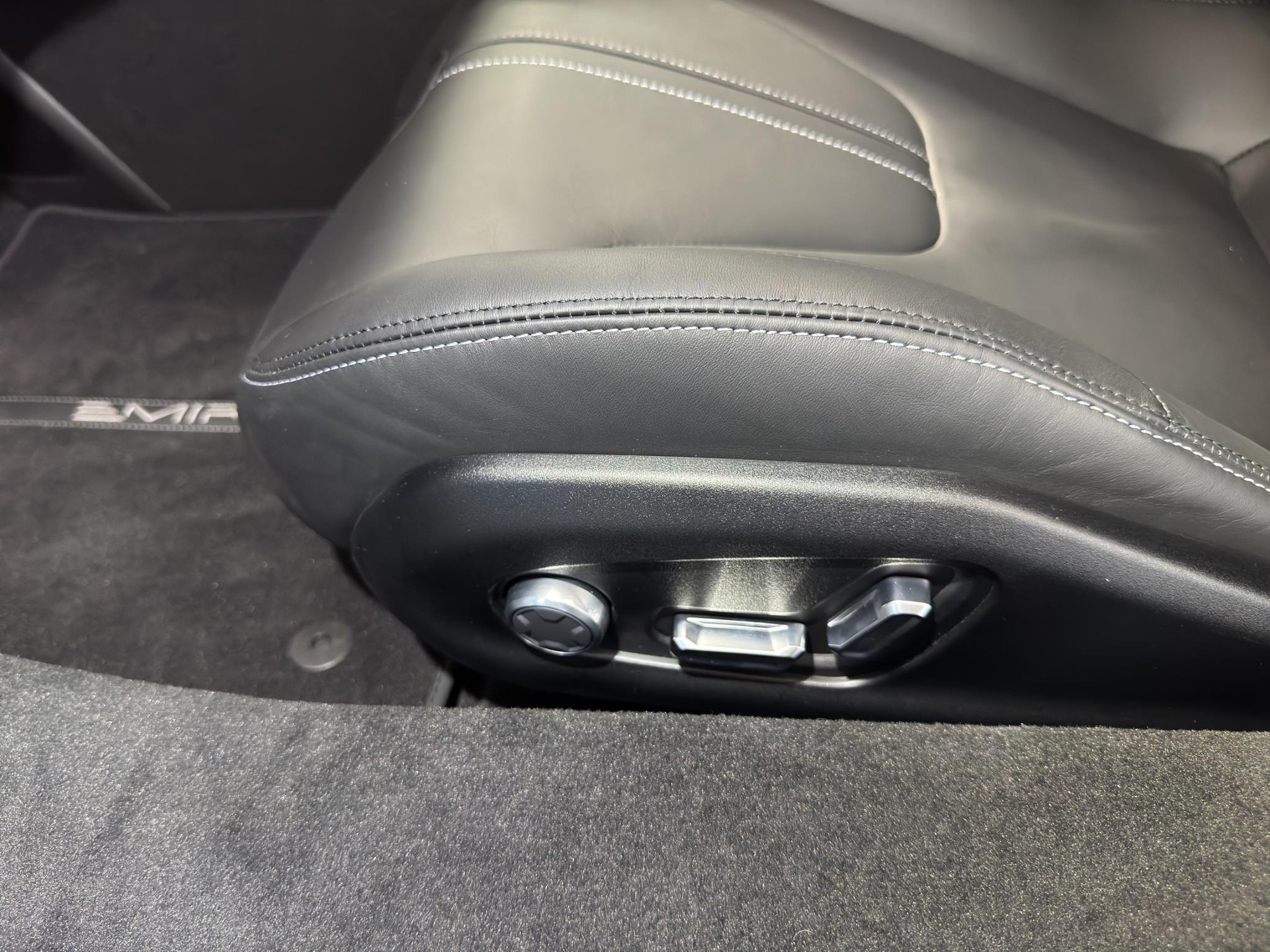 LOTUS Emira 2.0 I4 First Edition-image-9