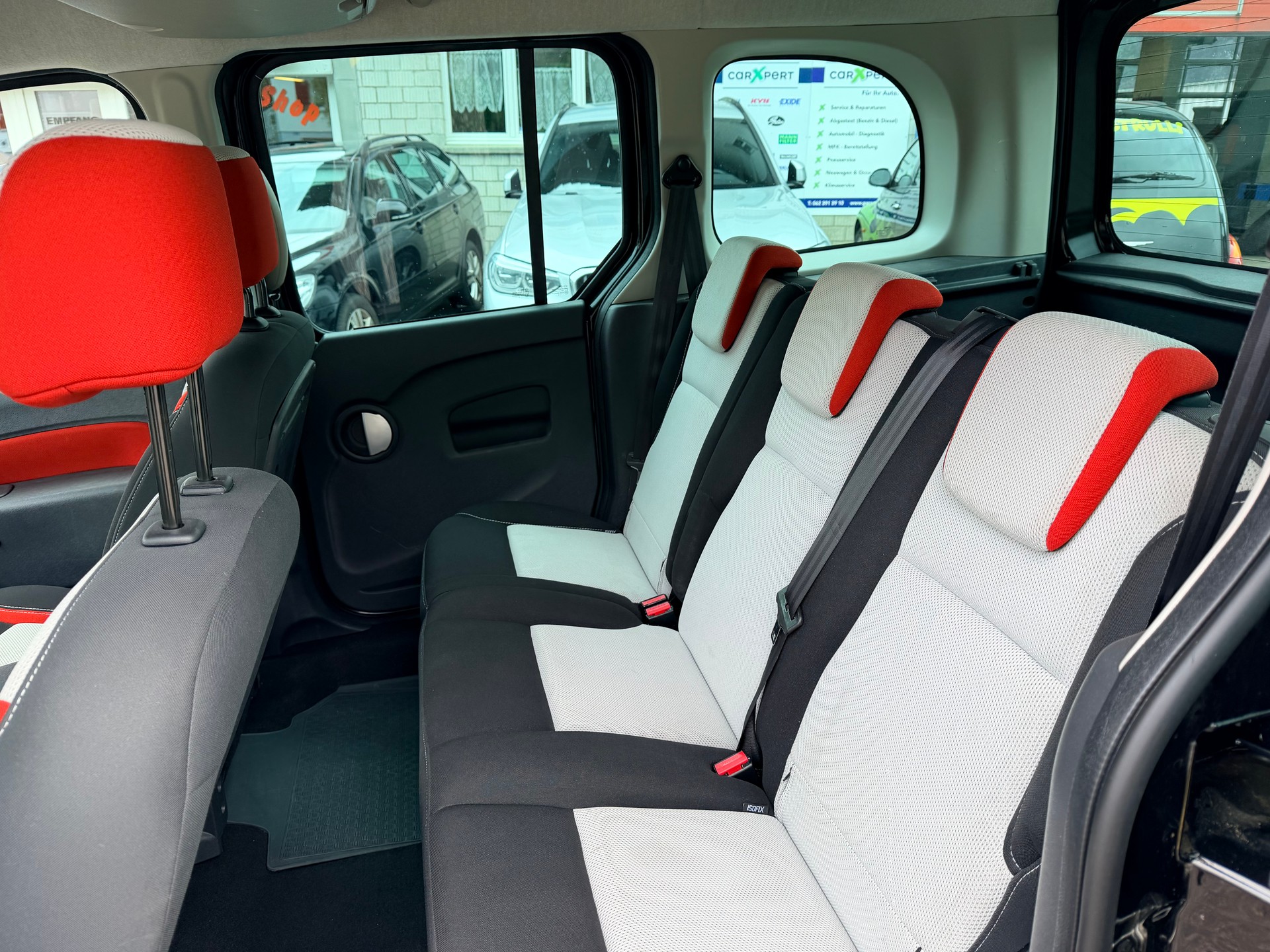RENAULT Kangoo 1.6 16V Happy Family-image-7
