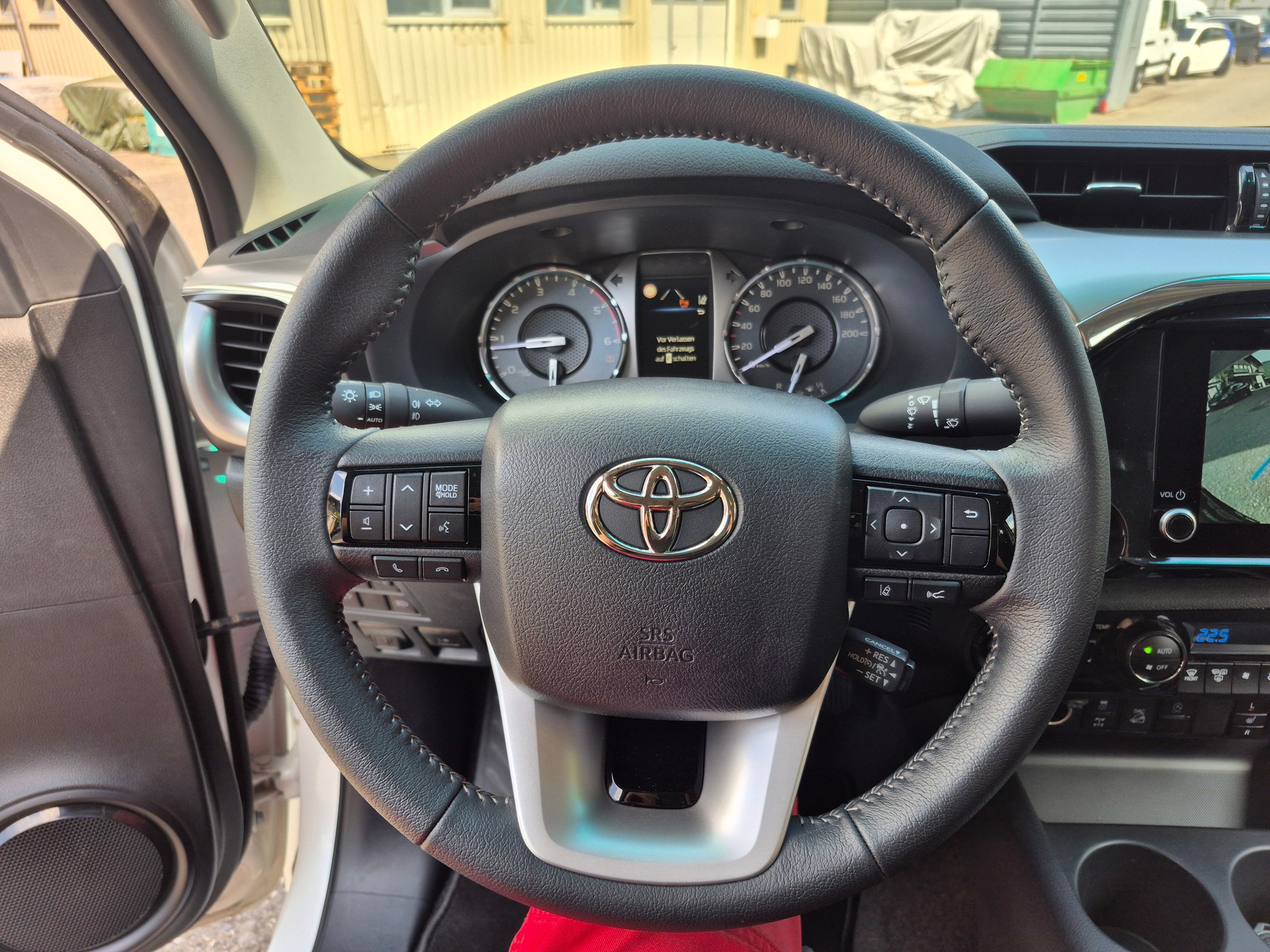 TOYOTA Hilux 2.4d Style Double Cab 4x4 A-image-26