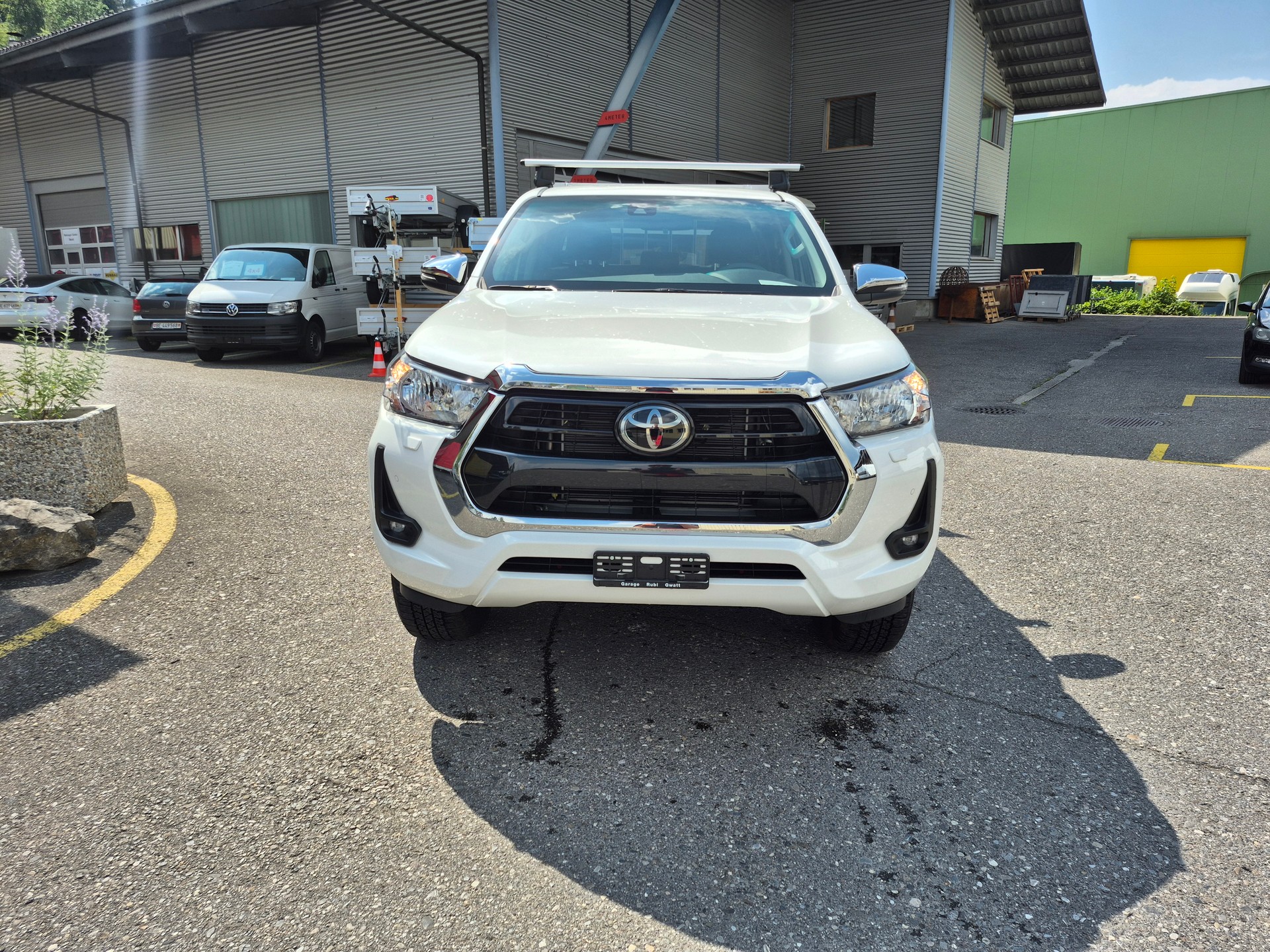 TOYOTA Hilux 2.4d Style Double Cab 4x4 A-showroom-element-1