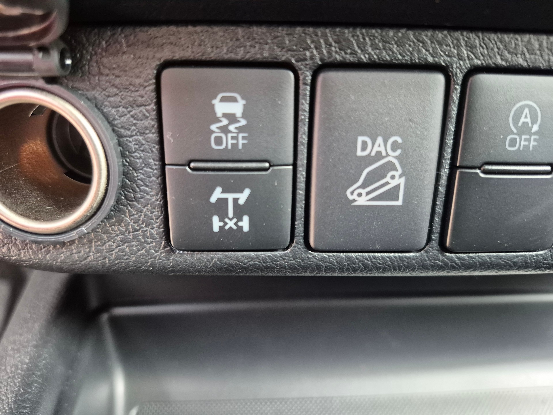 TOYOTA Hilux 2.4d Style Double Cab 4x4 A-image-29