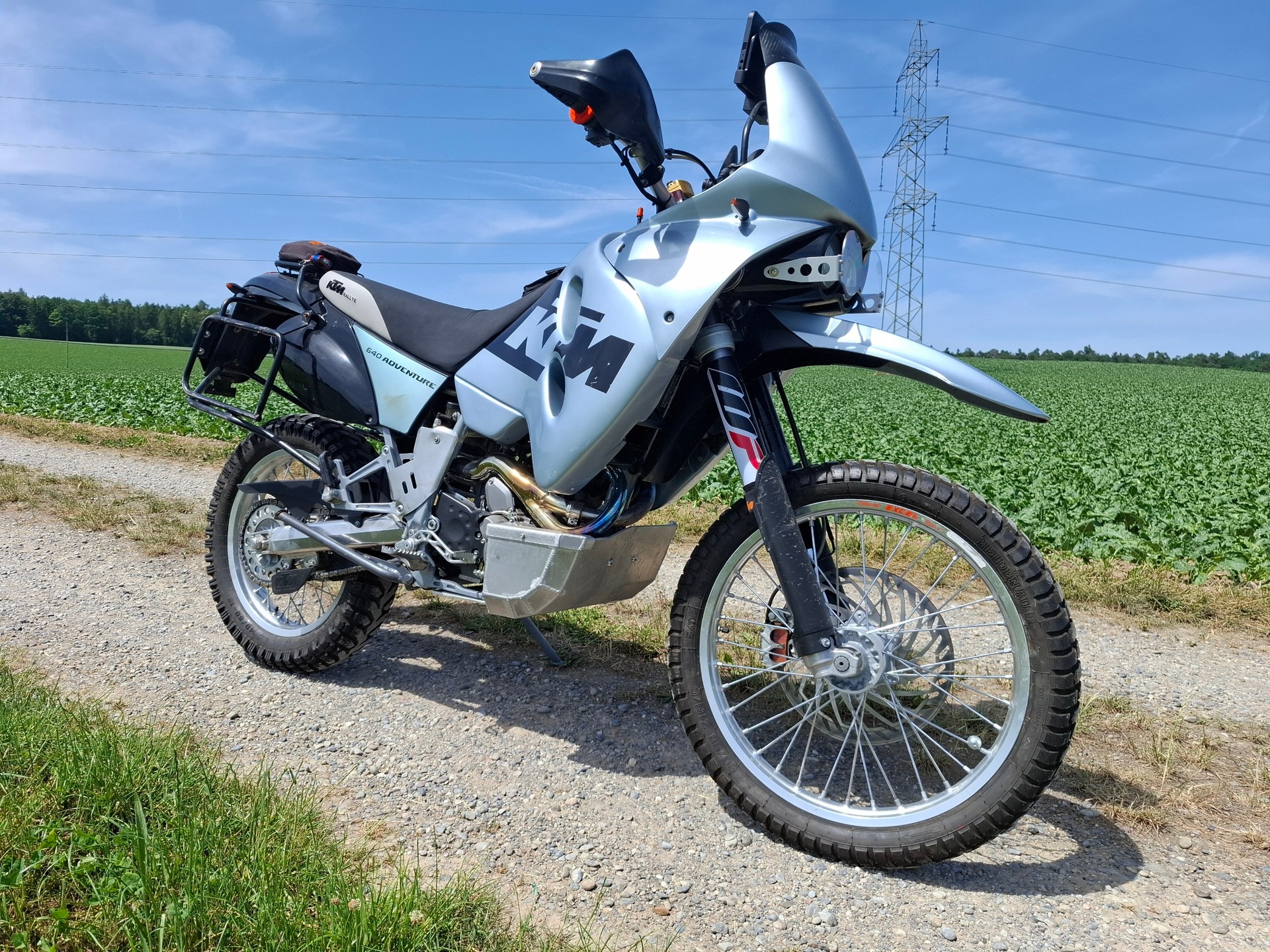 KTM 640 LC4-E Adventure R (25kW)-image-0