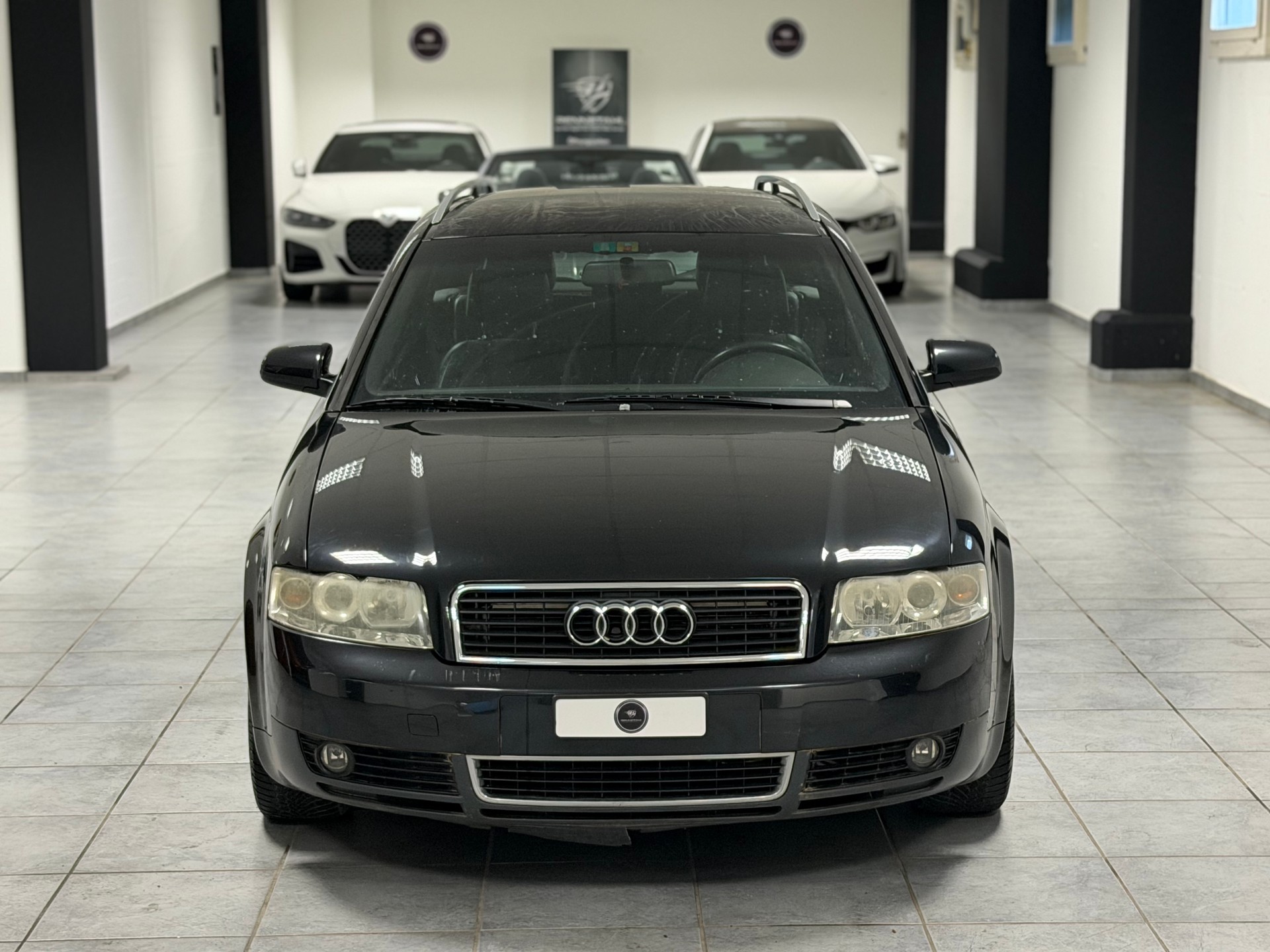 AUDI A4 Avant 1.8 T-showroom-element-1