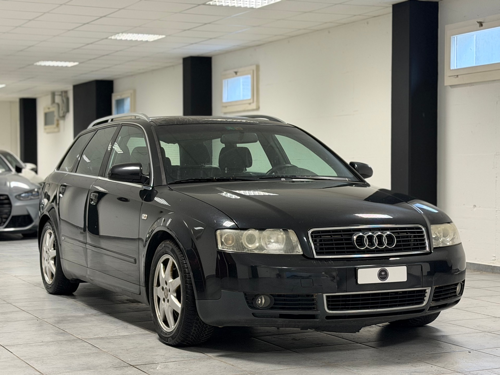 AUDI A4 Avant 1.8 T-image-5