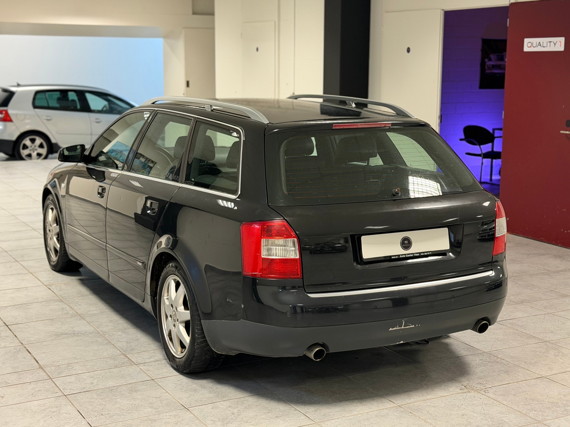 AUDI A4 Avant 1.8 T-showroom-element-3