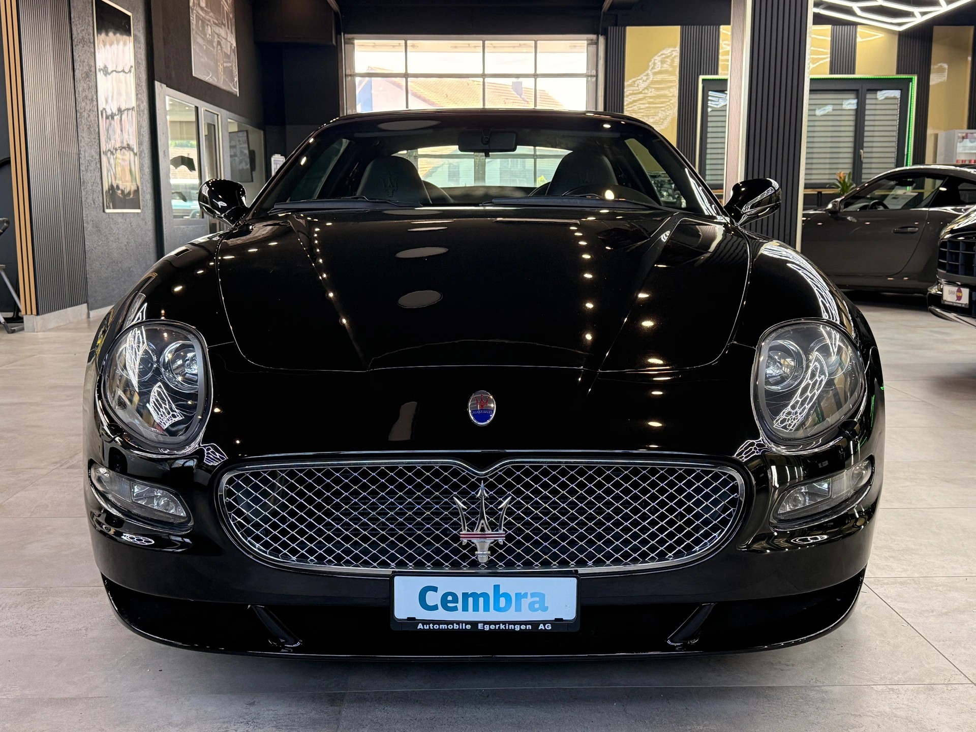 MASERATI Coupé GranSport-showroom-element-1