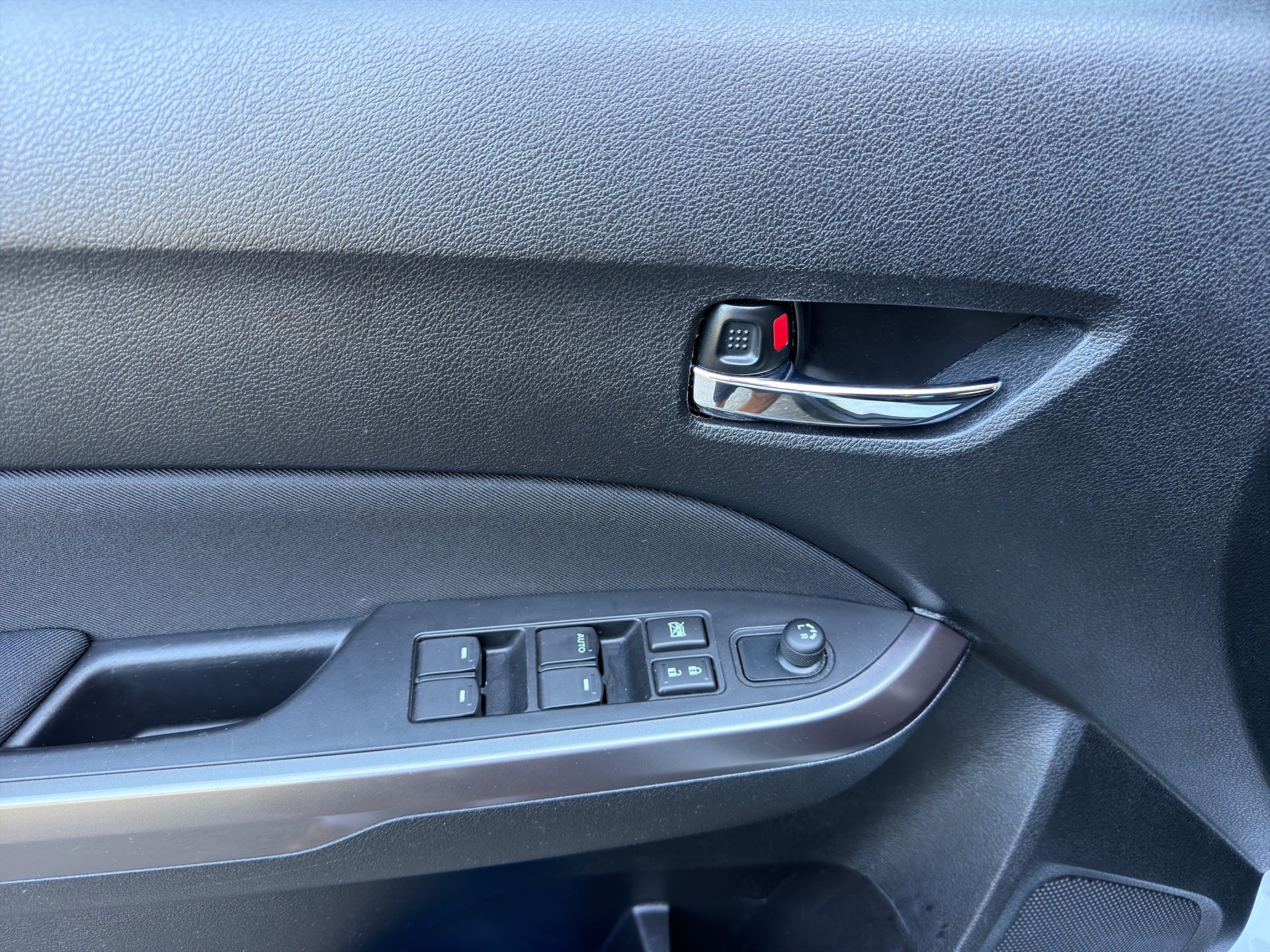 SUZUKI Vitara 1.4 Boosterjet Compact Top Hybrid-image-26