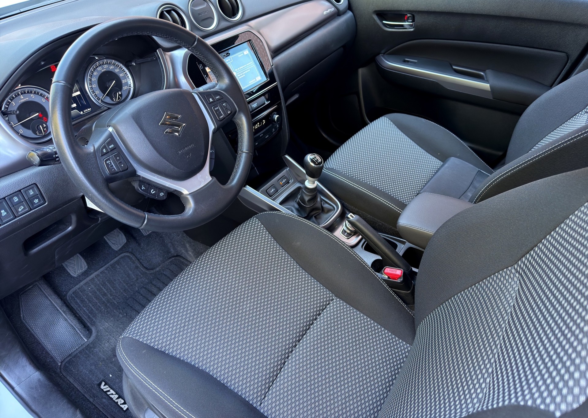 SUZUKI Vitara 1.4 Boosterjet Compact Top Hybrid-image-11