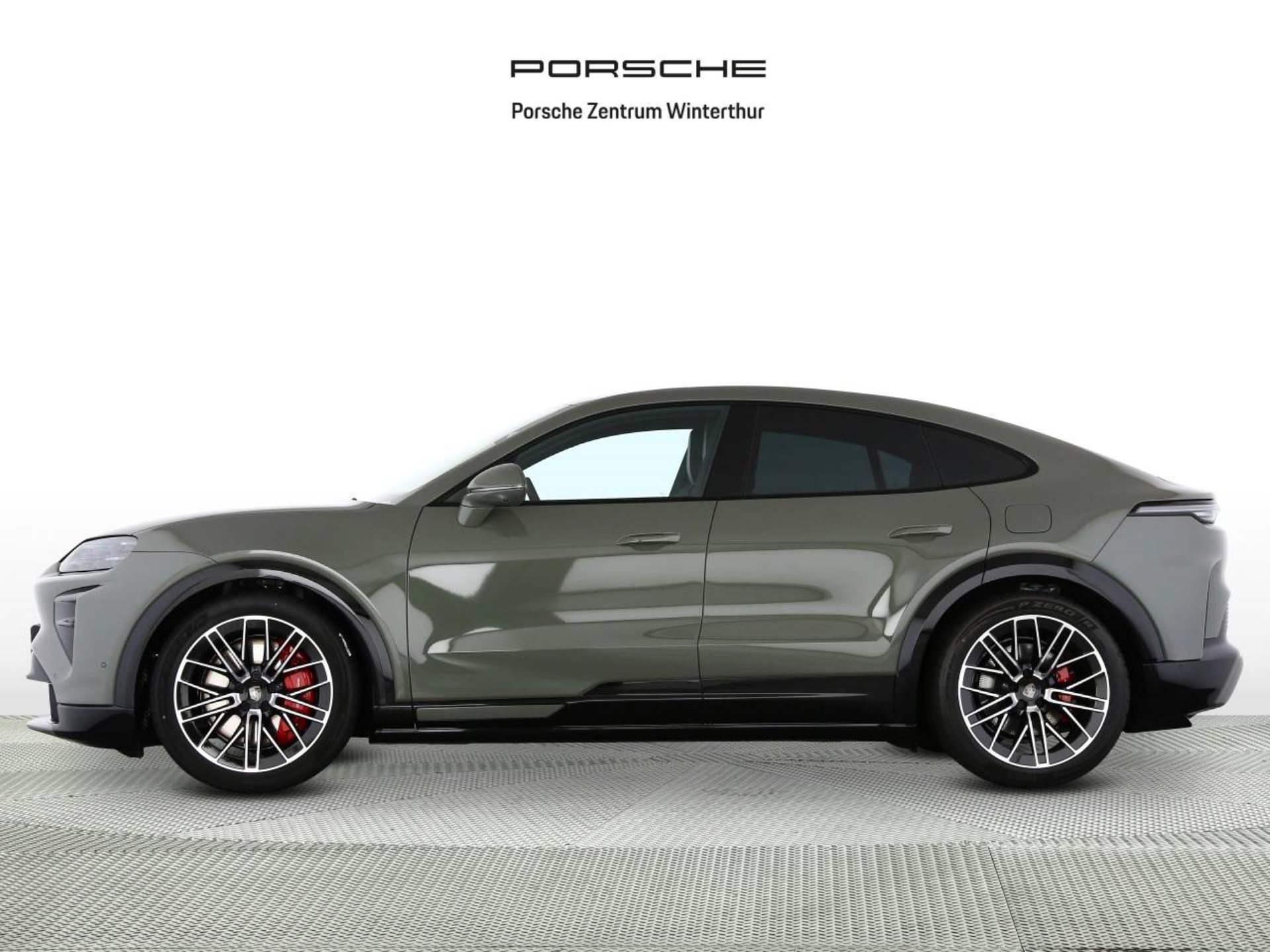 PORSCHE Cayenne Turbo Coupé Electric-showroom-element-1