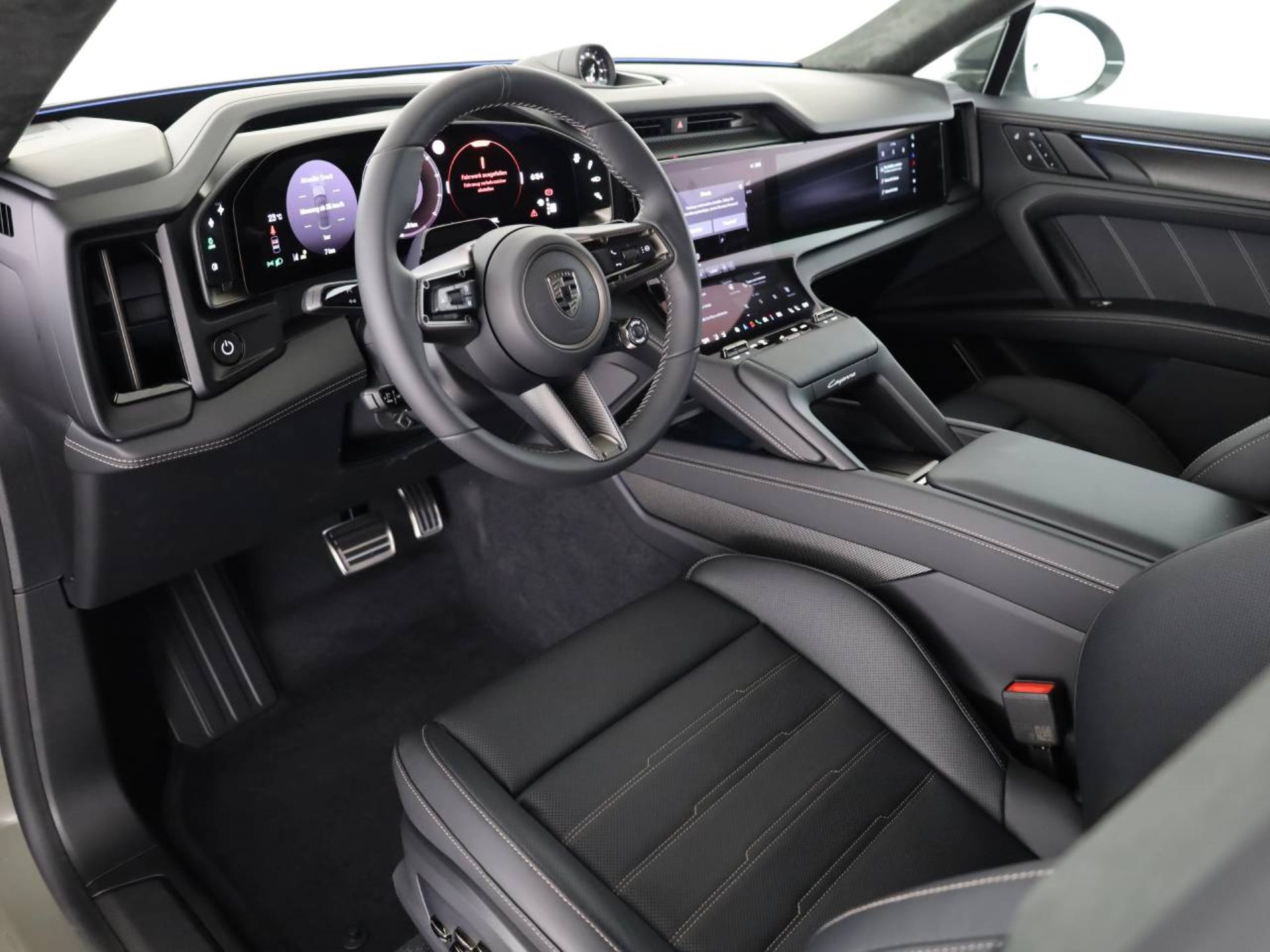 PORSCHE Cayenne Turbo Coupé Electric-showroom-element-3
