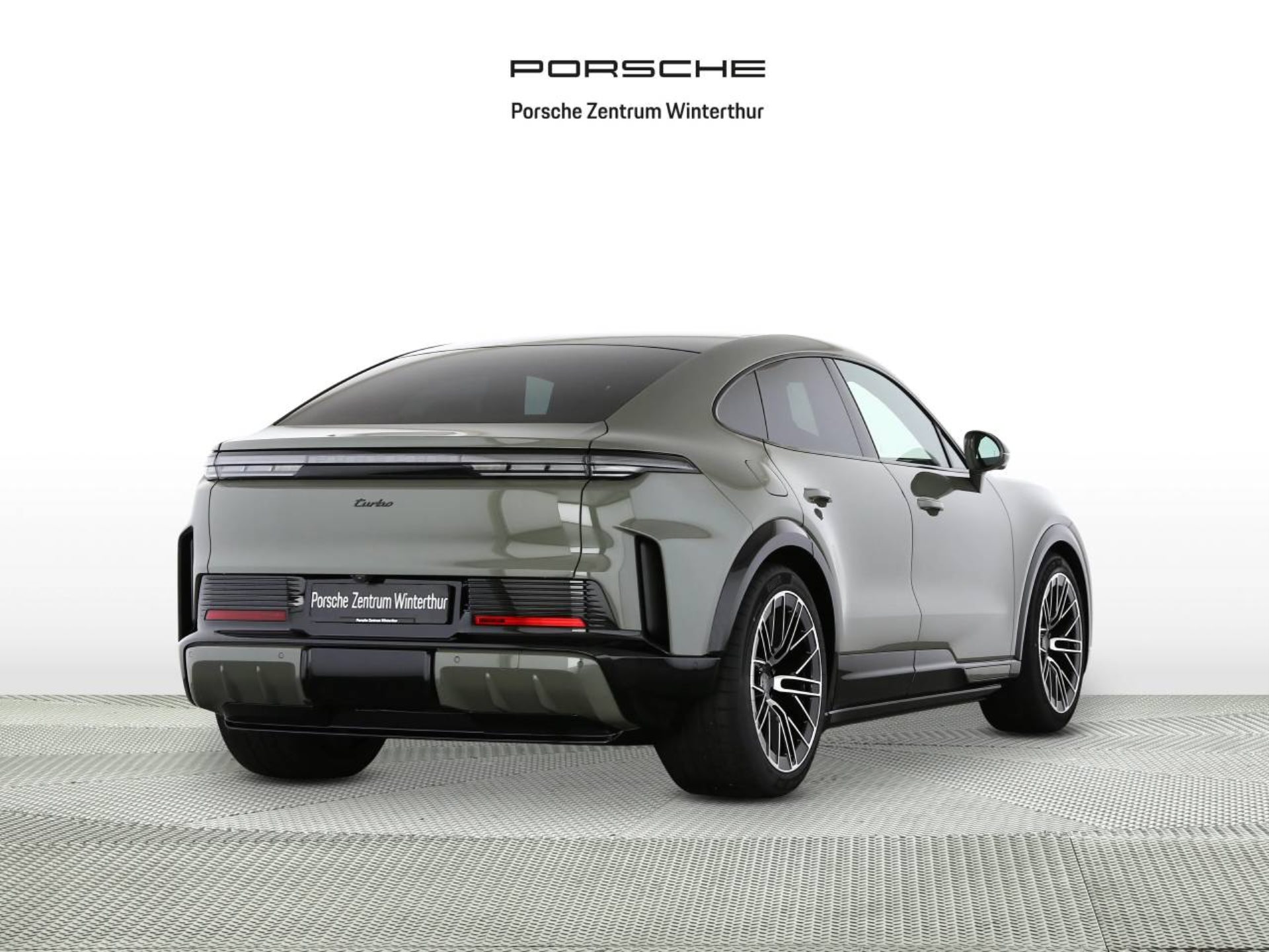 PORSCHE Cayenne Turbo Coupé Electric-showroom-element-2
