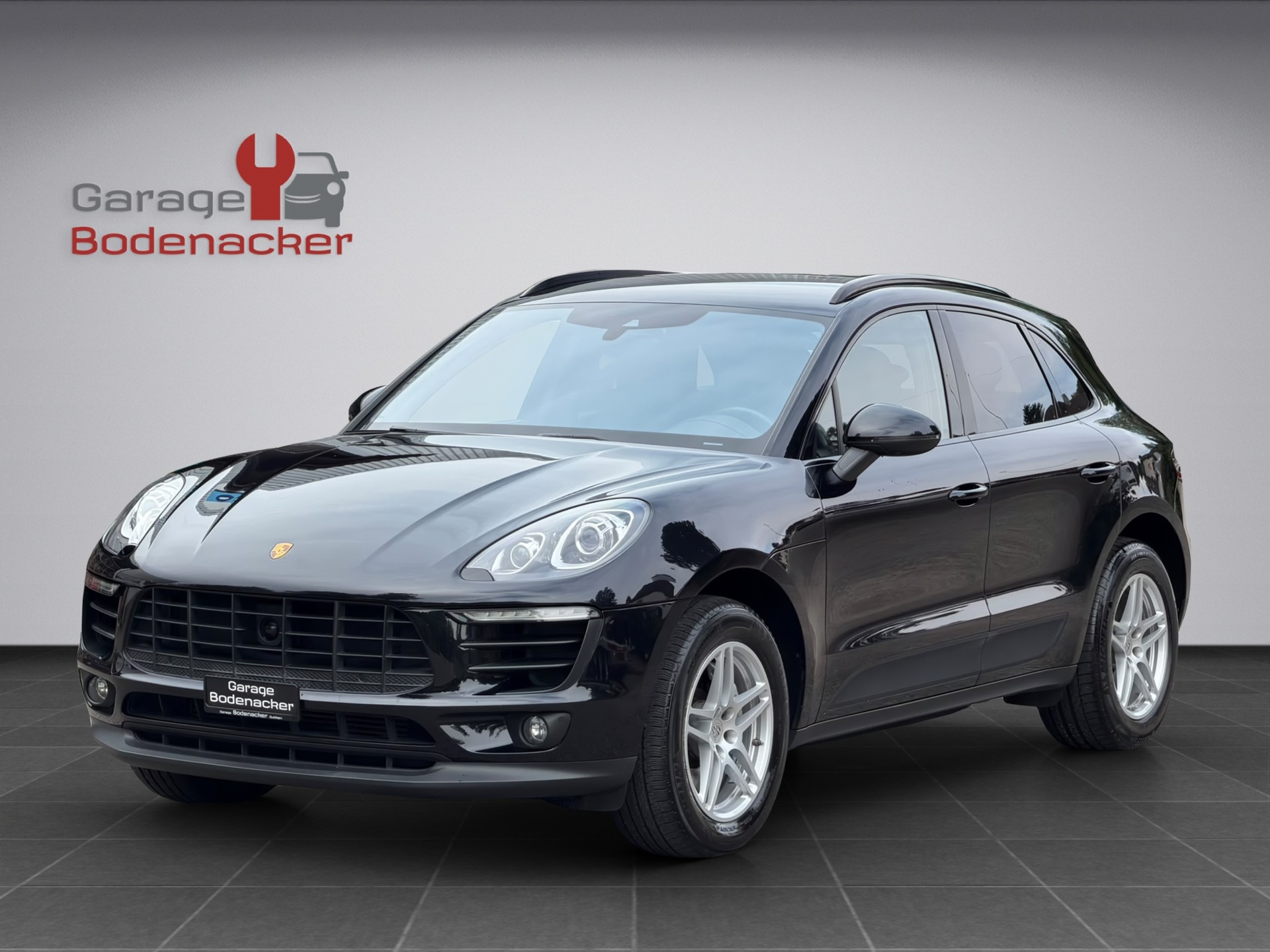 PORSCHE Macan S Diesel PDK-showroom-element-1