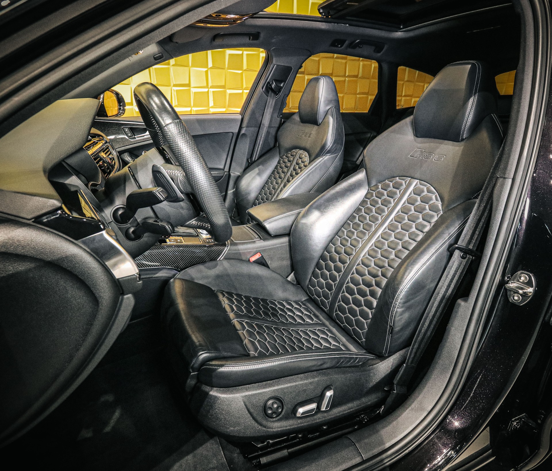 AUDI RS6 Avant 4.0 TFSI V8 quattro Tiptronic-image-9
