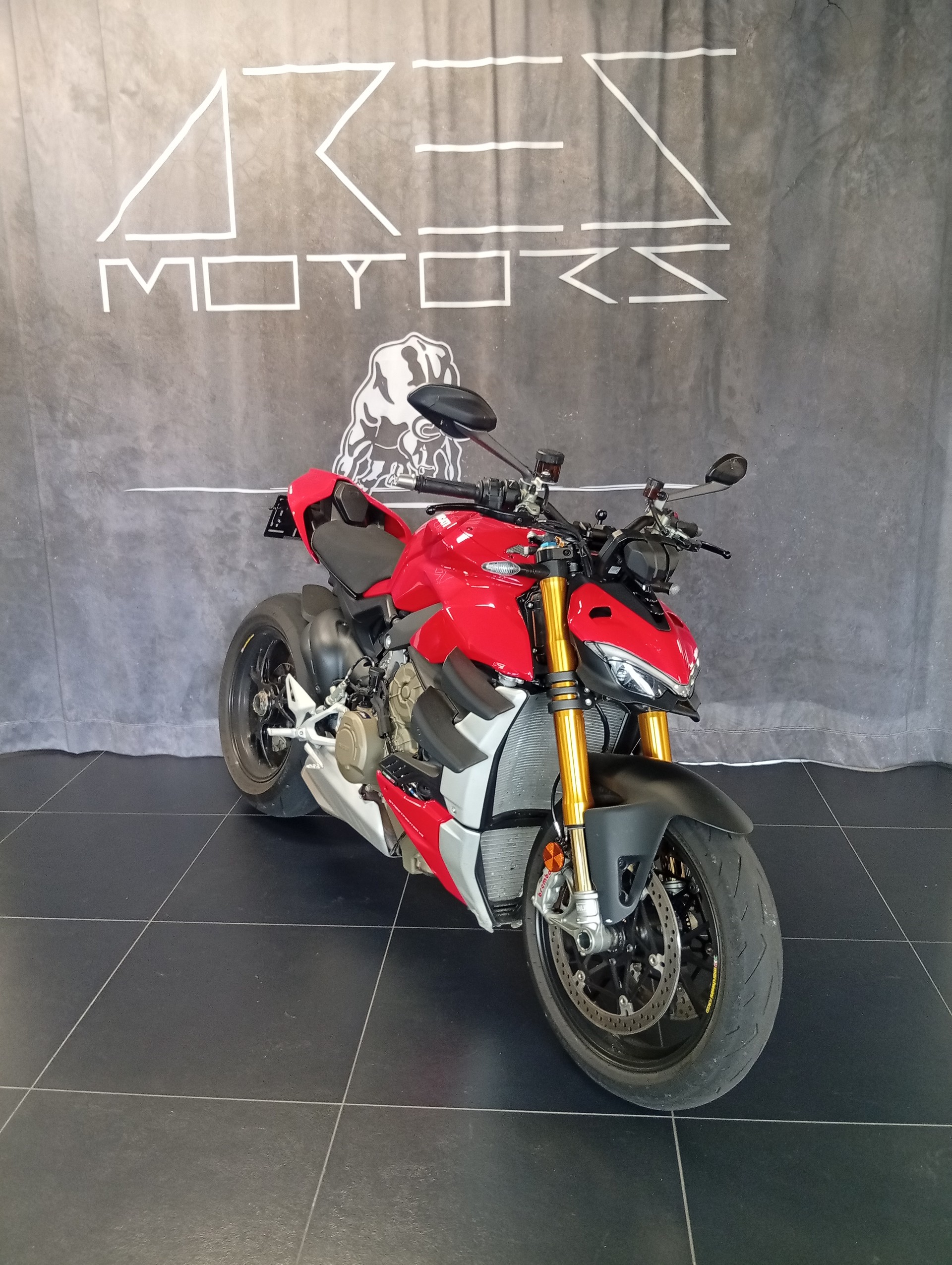 DUCATI Streetfighter V4 S-image-1