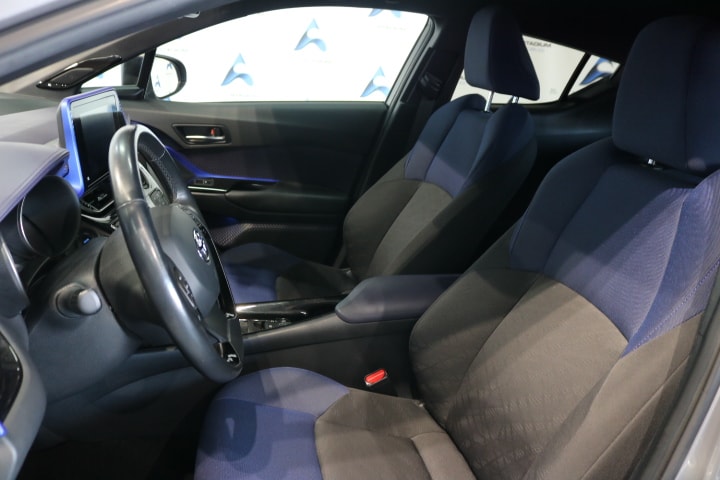 TOYOTA C-HR 1.2 Turbo Style 4WD Multidrive S-image-29