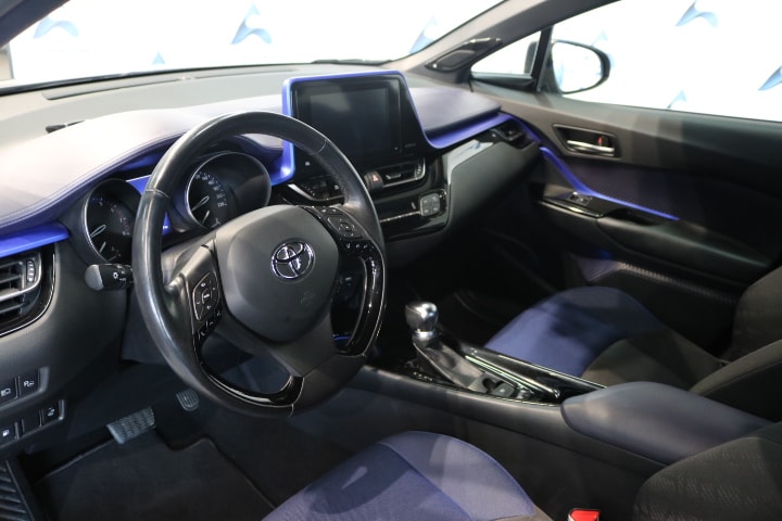 TOYOTA C-HR 1.2 Turbo Style 4WD Multidrive S-image-32